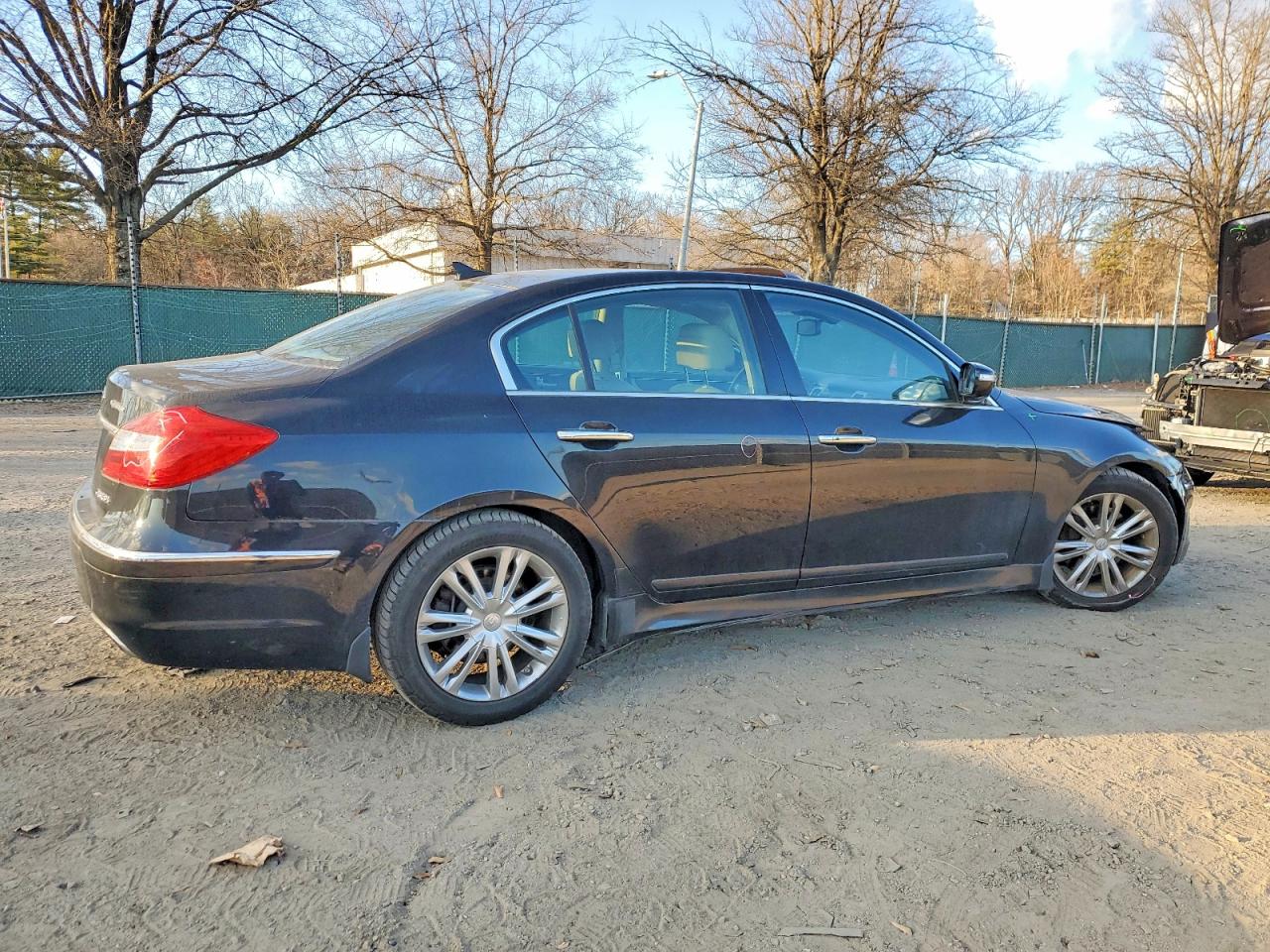 2012 HYUNDAI GENESIS 3.8L photo 3