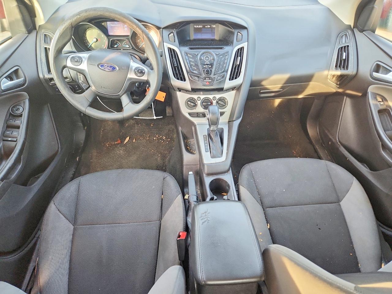 2014 FORD FOCUS SE photo 8