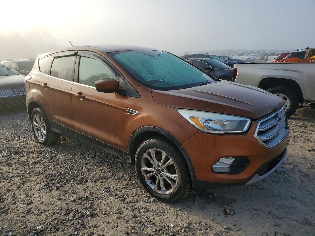 2017 FORD ESCAPE SE photo 4