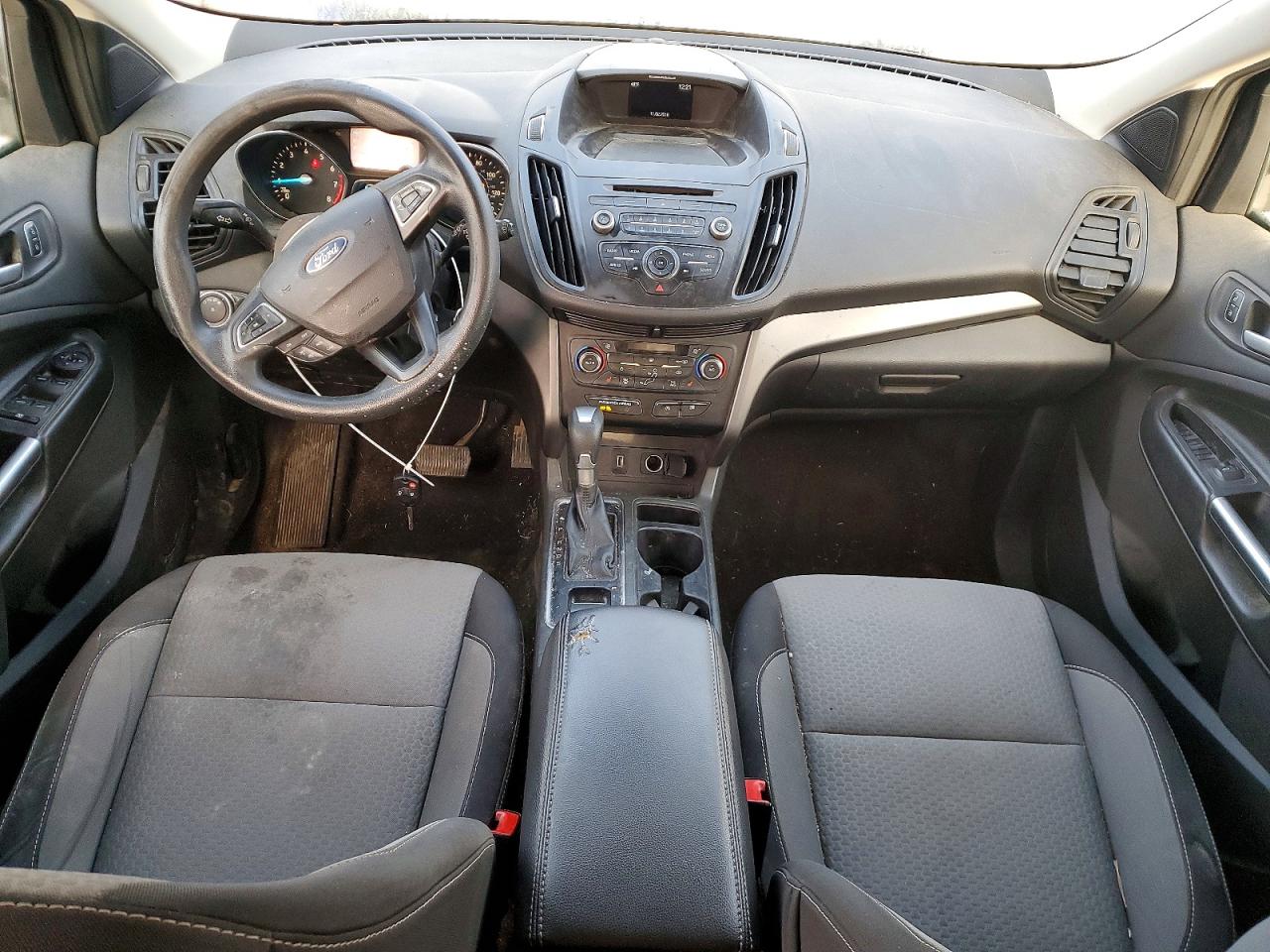 2017 FORD ESCAPE SE photo 8
