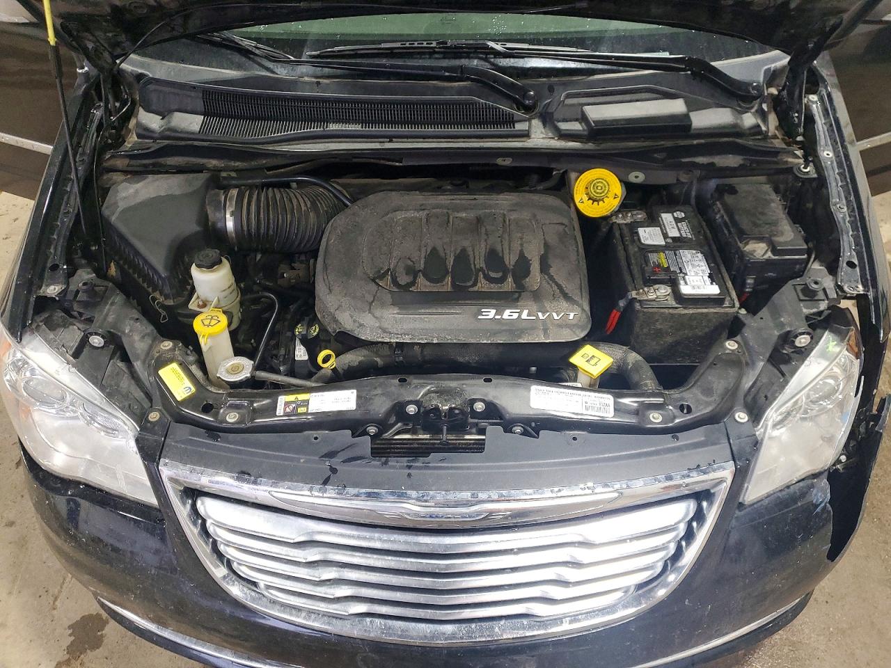 2015 CHRYSLER TOWN & COUNTRY LIMITED PLATINUM photo 12