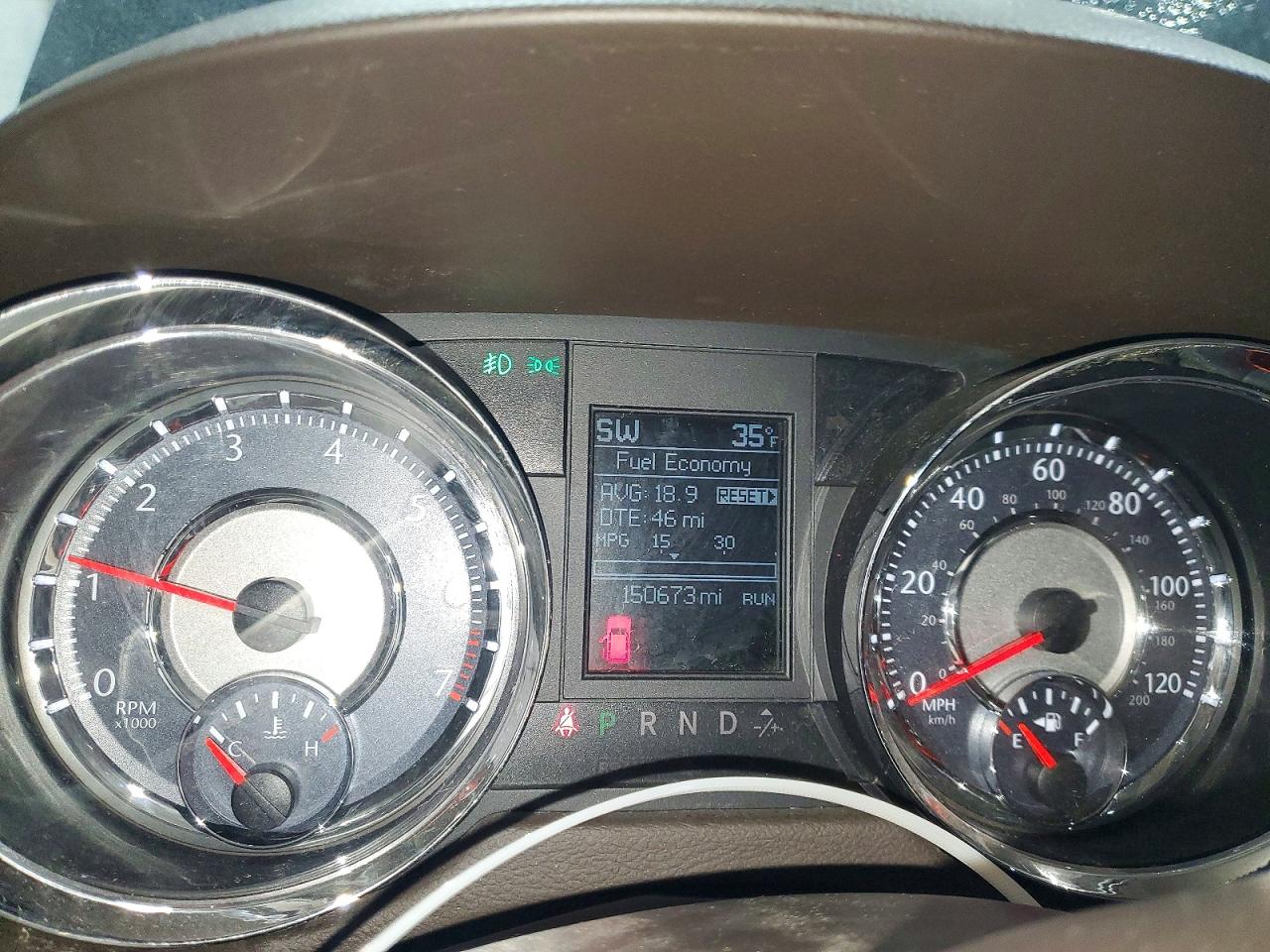 2015 CHRYSLER TOWN & COUNTRY LIMITED PLATINUM photo 9