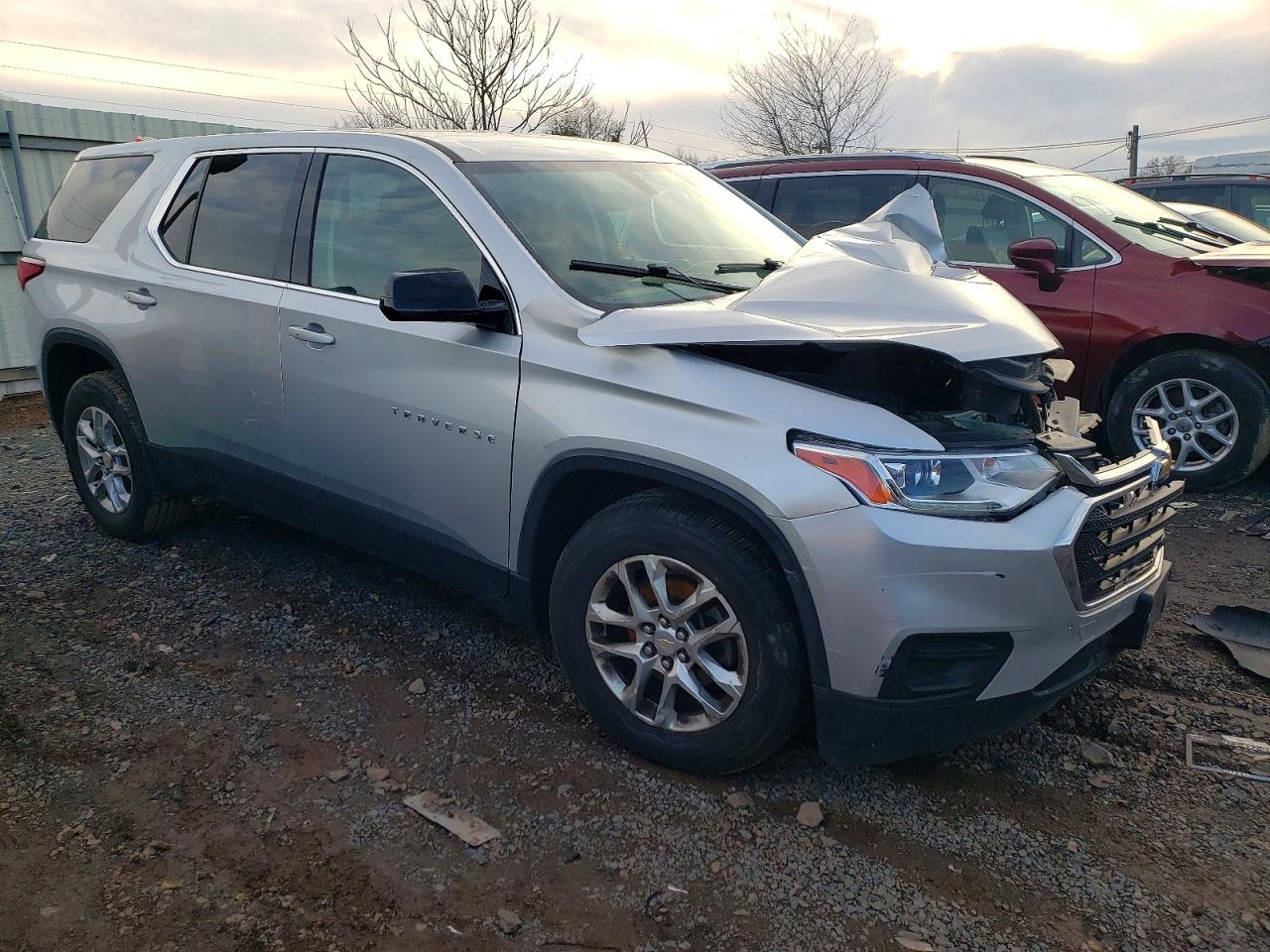 2020 CHEVROLET TRAVERSE LS photo 4