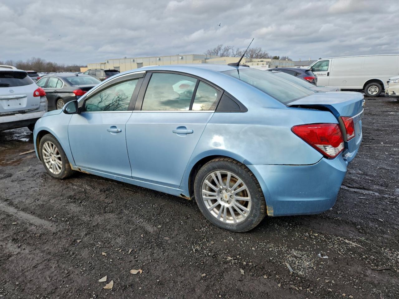 2011 CHEVROLET CRUZE ECO photo 2