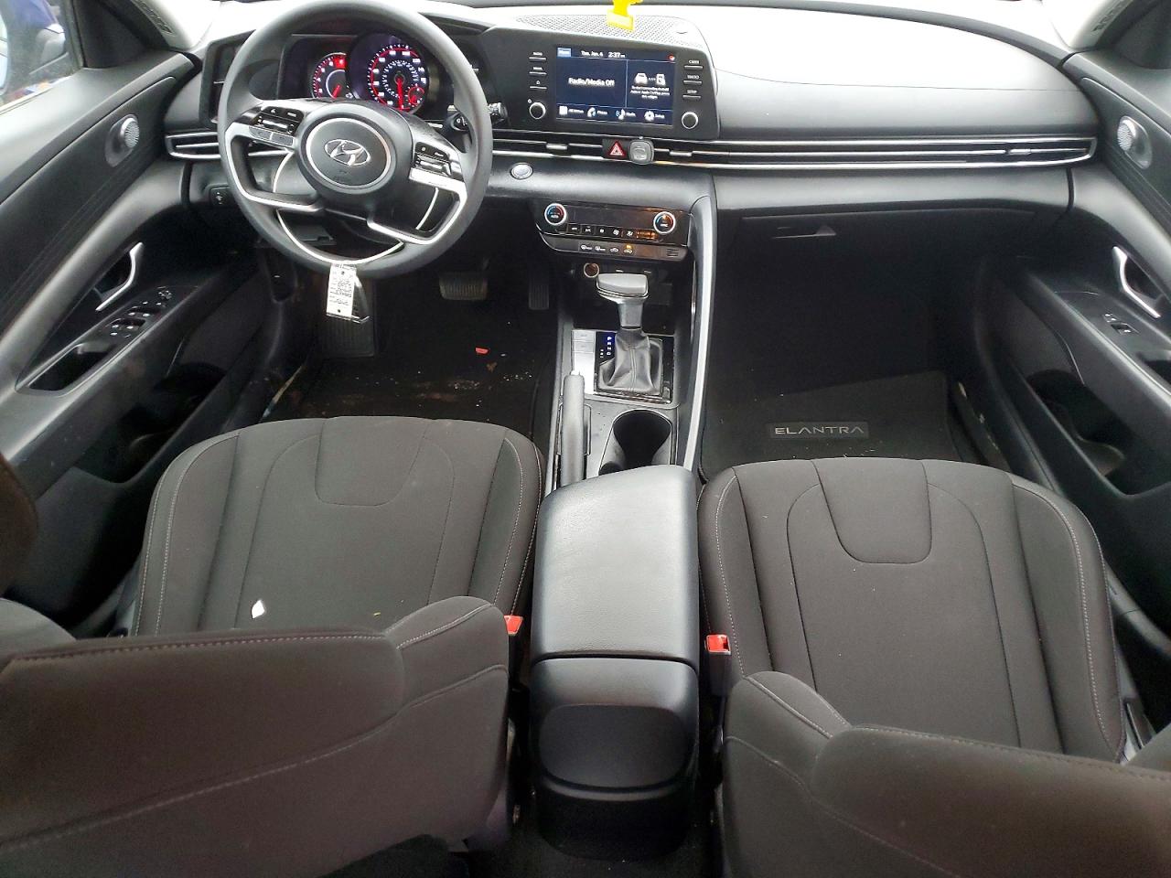 2023 HYUNDAI ELANTRA SEL photo 8