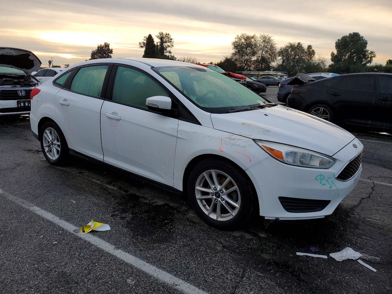 2015 FORD FOCUS SE photo 4
