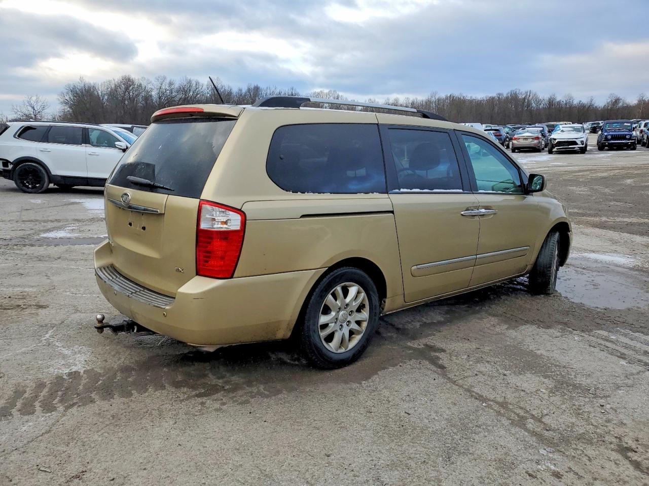 2010 KIA SEDONA EX photo 5