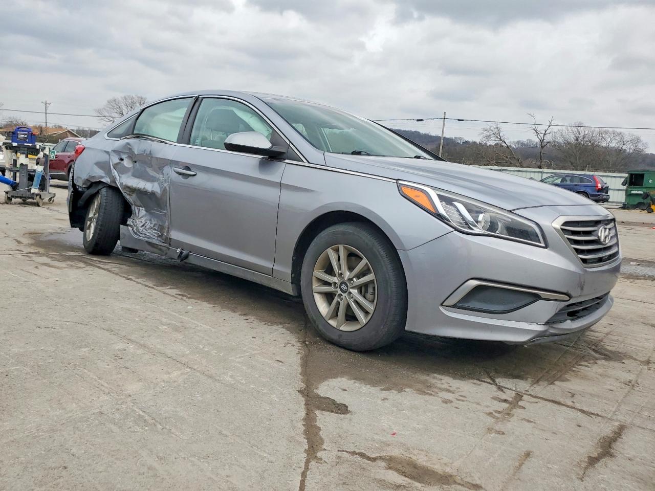 2017 HYUNDAI SONATA SE photo 4