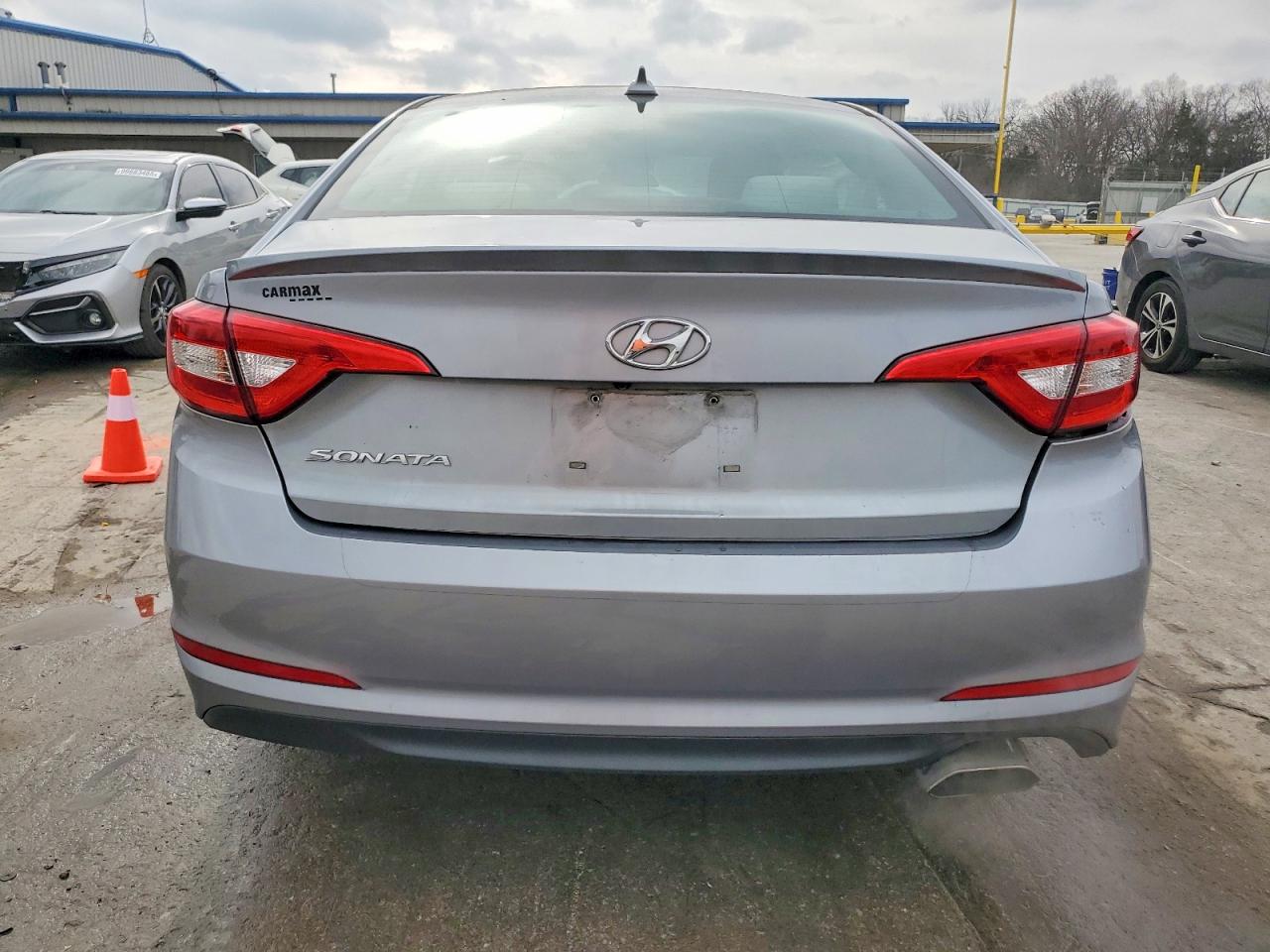 2017 HYUNDAI SONATA SE photo 6
