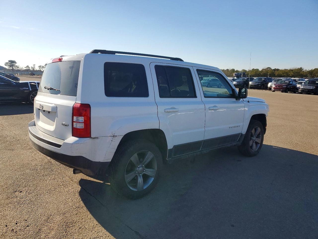 2015 JEEP PATRIOT LATITUDE photo 3