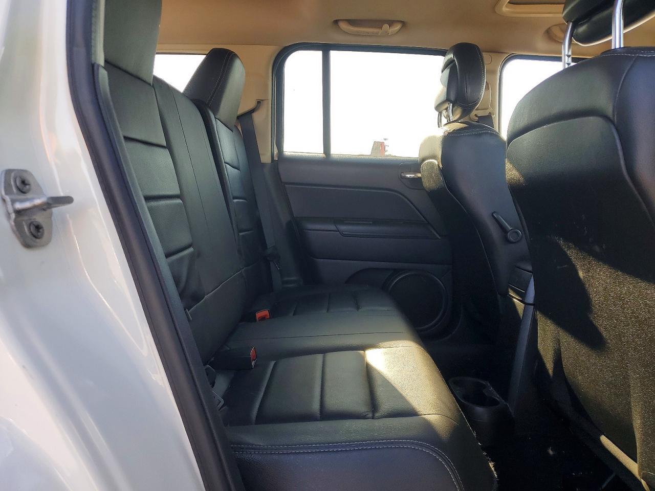 2015 JEEP PATRIOT LATITUDE photo 11