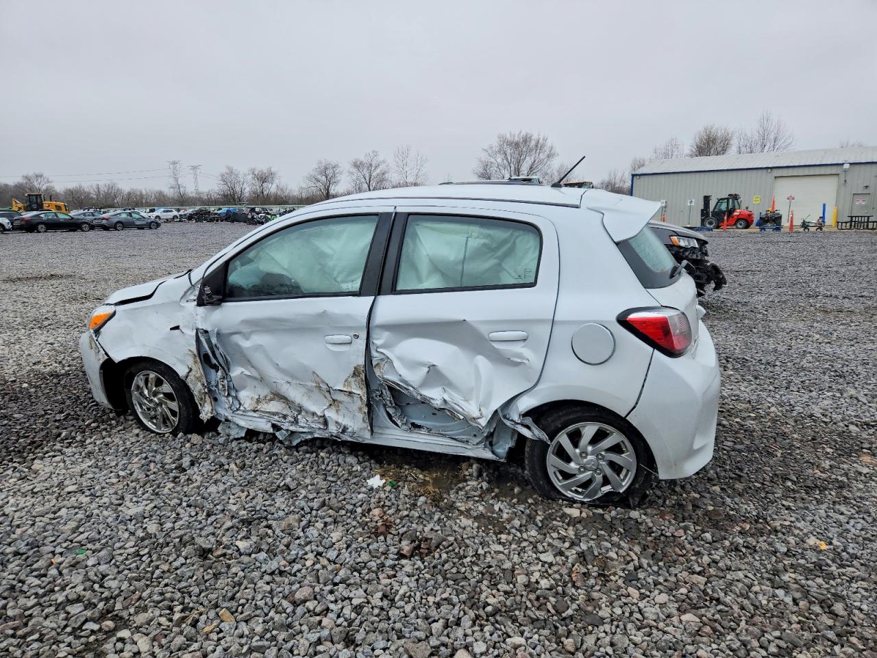 2024 MITSUBISHI MIRAGE ES photo 2