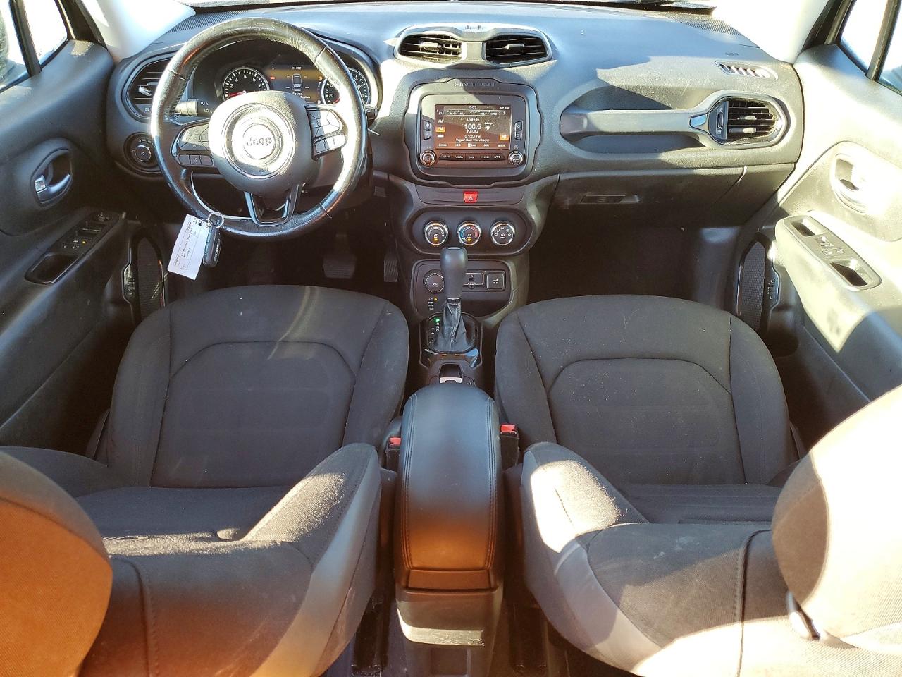 2017 JEEP RENEGADE LATITUDE photo 8