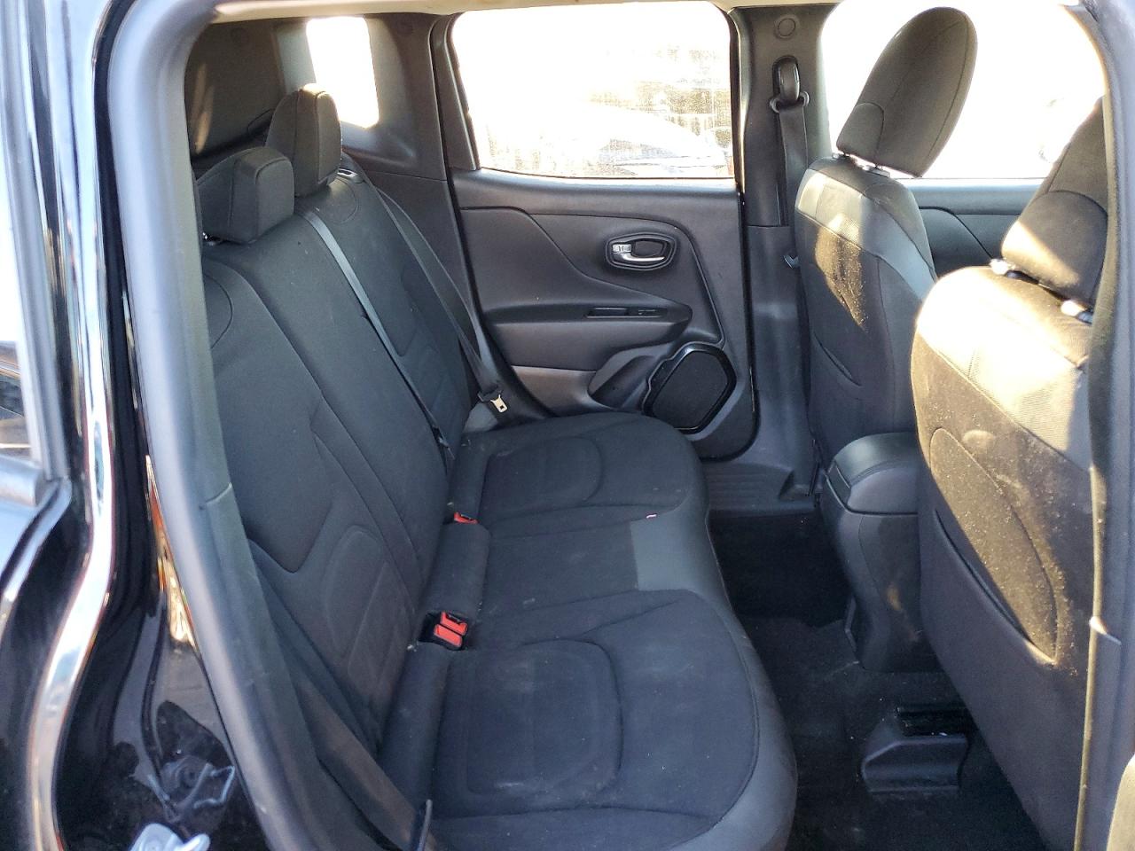2017 JEEP RENEGADE LATITUDE photo 11