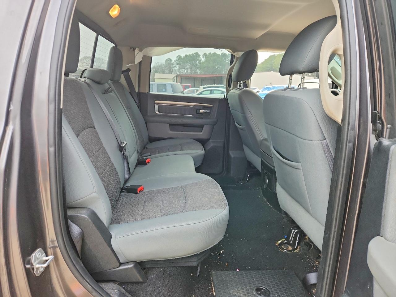 2017 RAM 1500 SLT photo 19