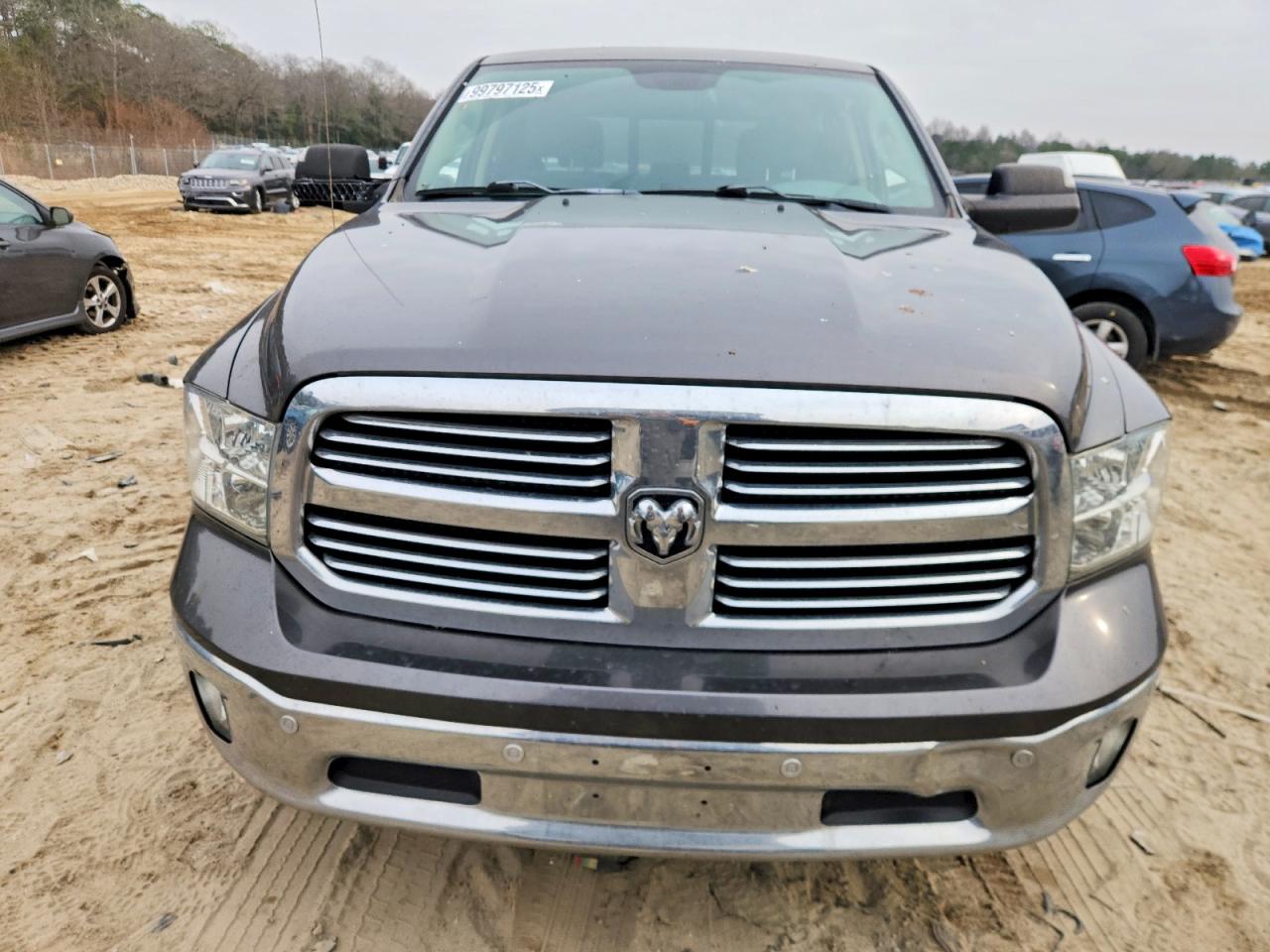 2017 RAM 1500 SLT photo 9