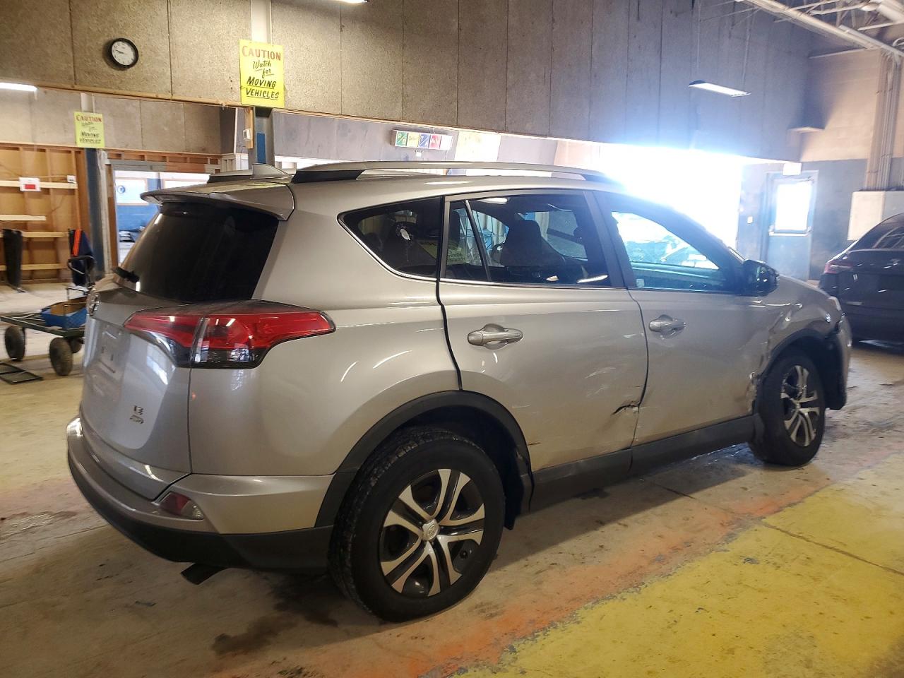 2017 TOYOTA RAV4 LE photo 3