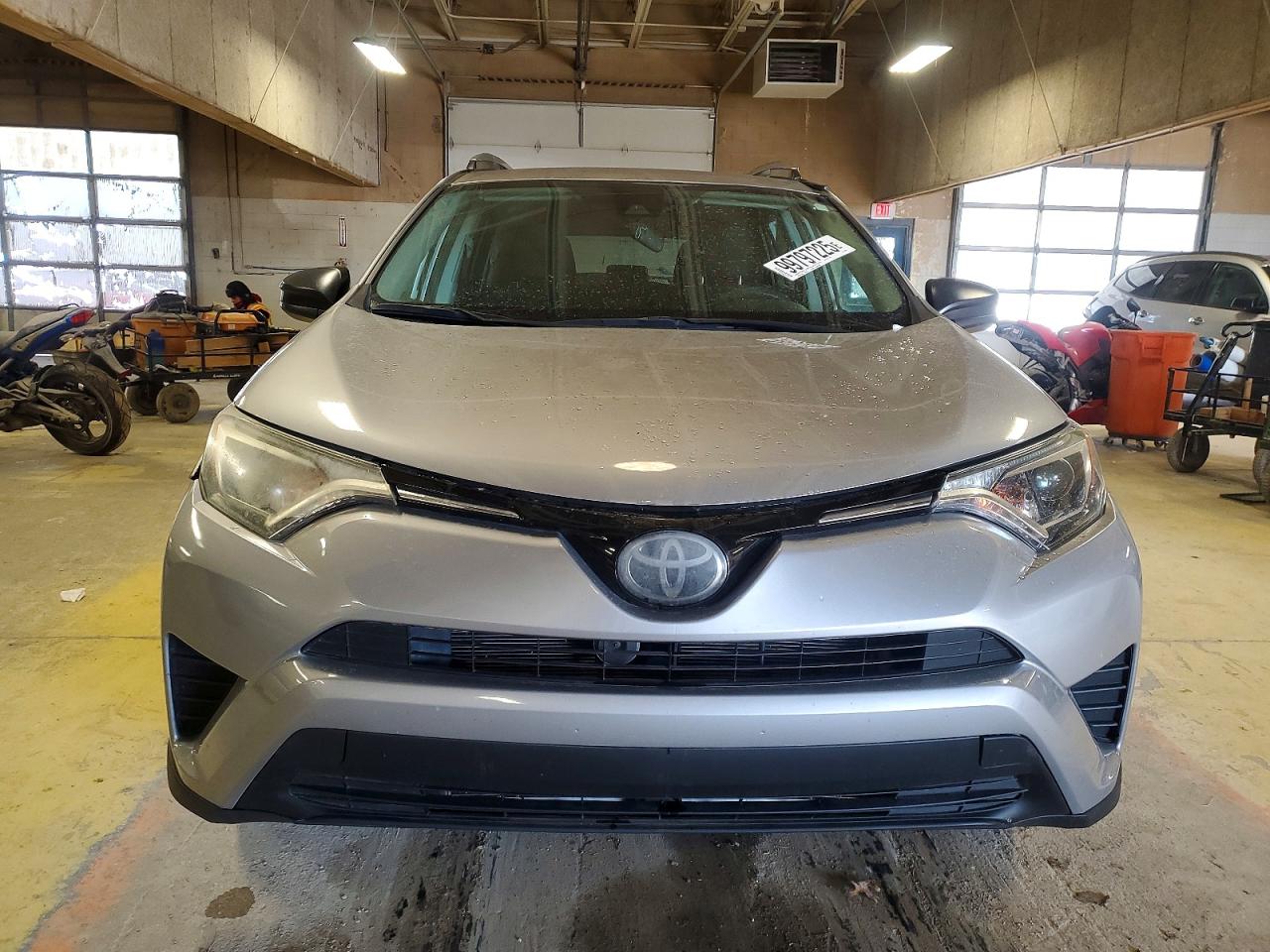 2017 TOYOTA RAV4 LE photo 5