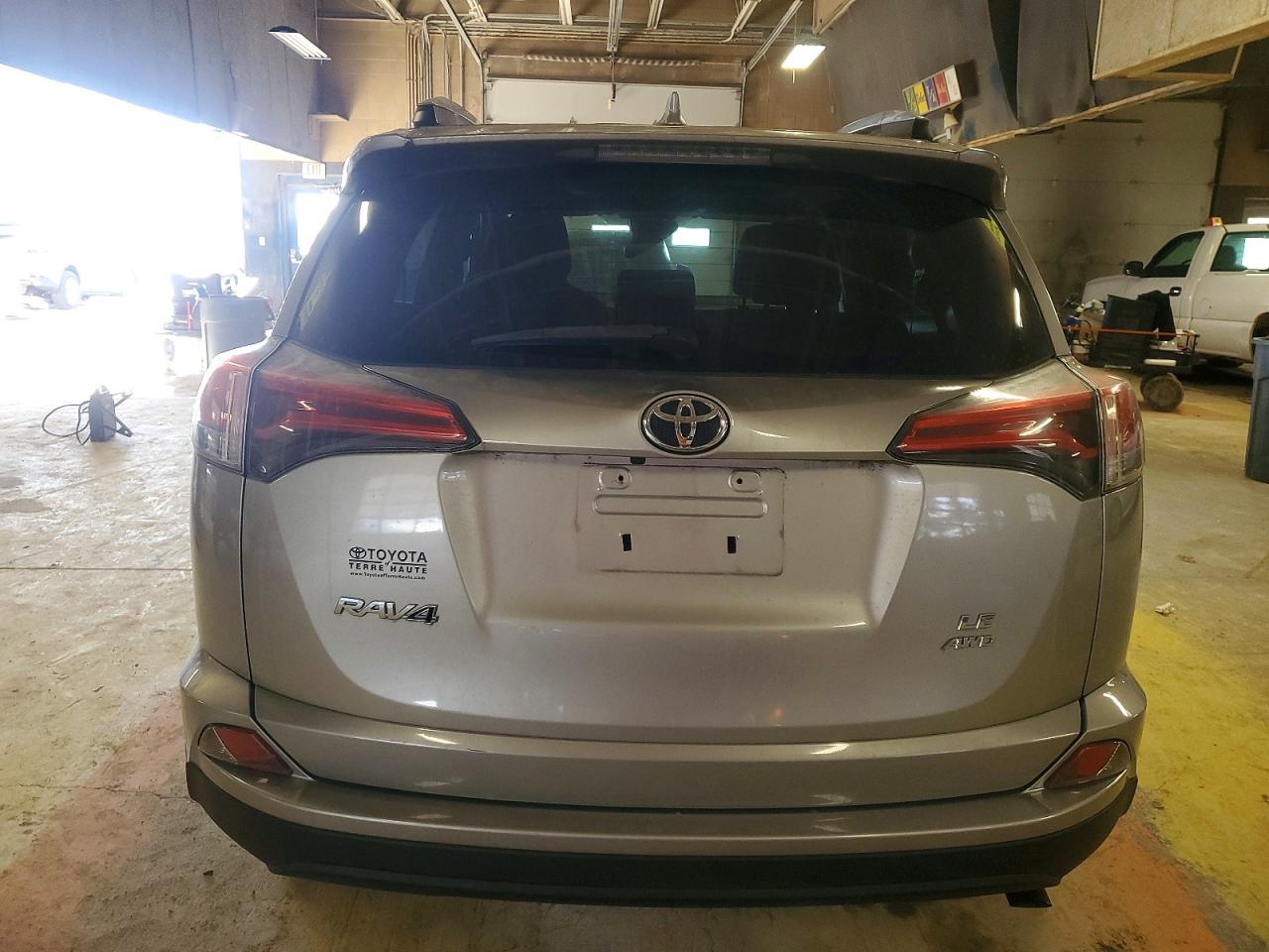 2017 TOYOTA RAV4 LE photo 6