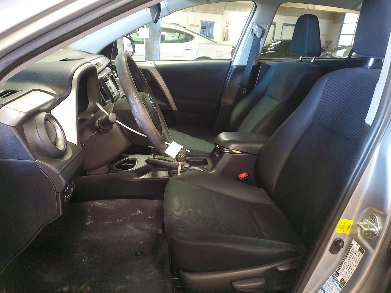 2017 TOYOTA RAV4 LE photo 7
