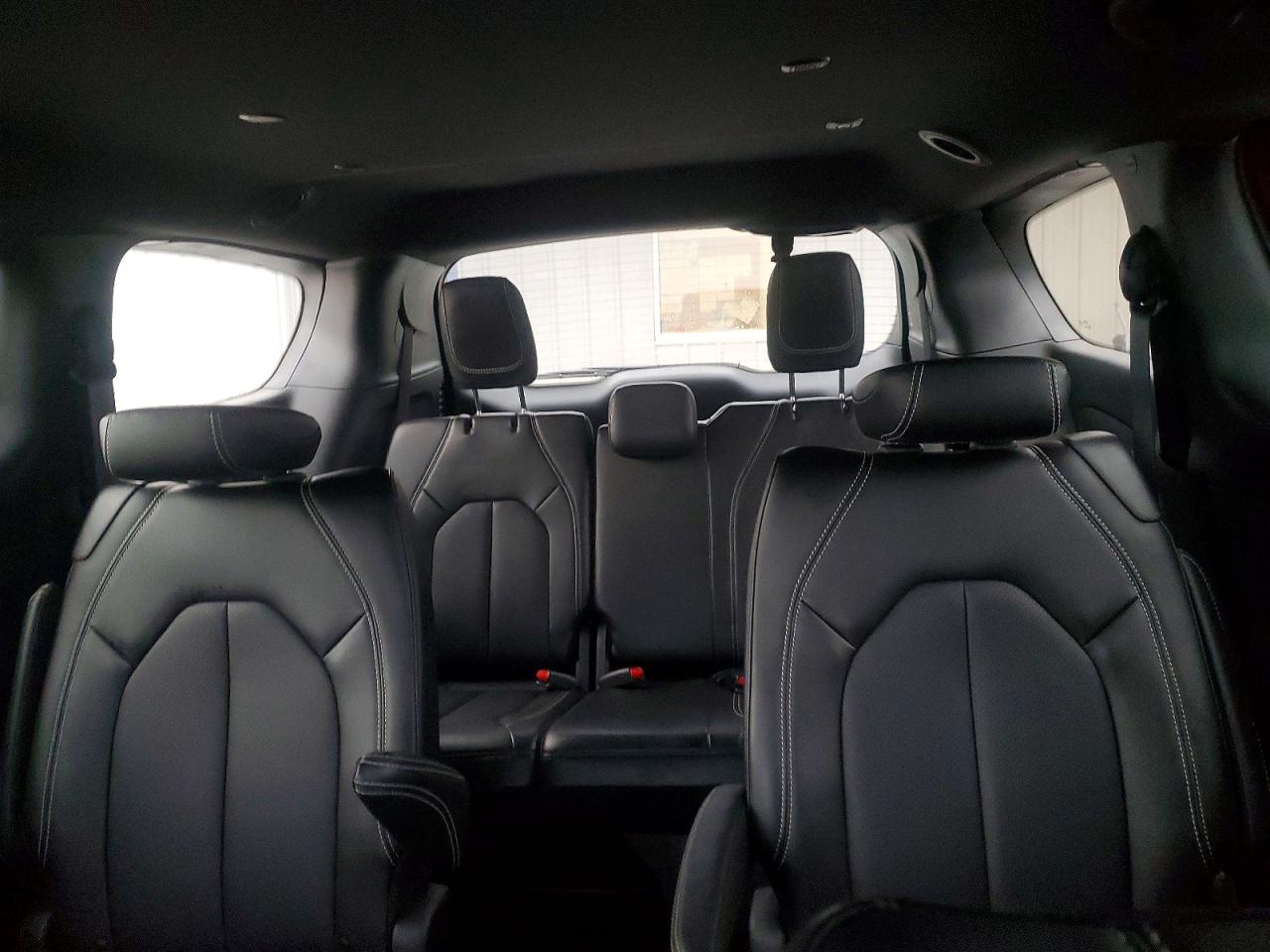 2025 CHRYSLER PACIFICA SELECT photo 28