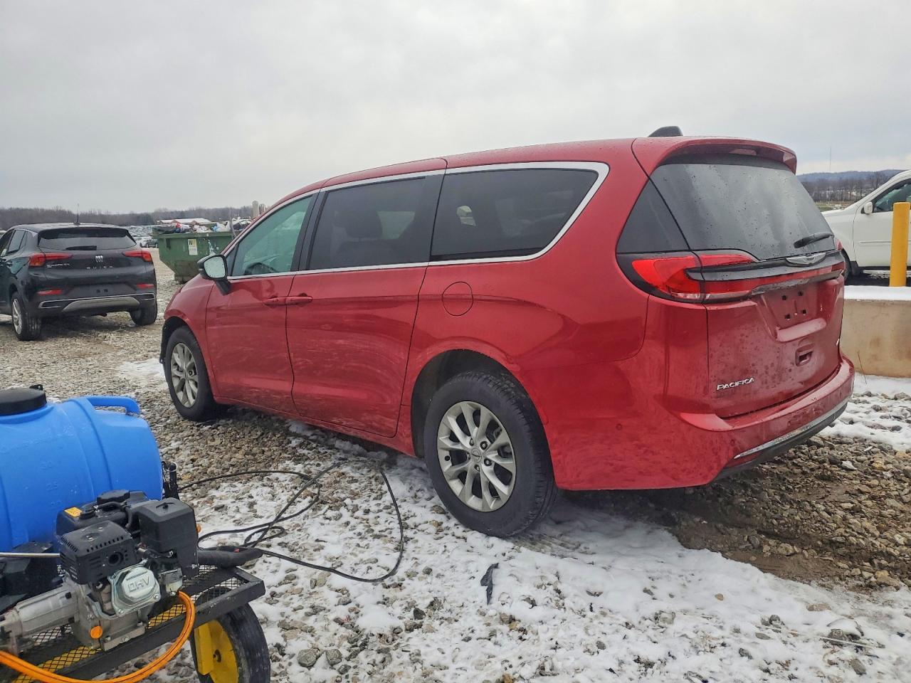 2025 CHRYSLER PACIFICA SELECT photo 4