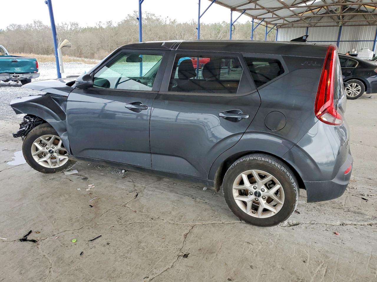 2022 KIA SOUL LX photo 2