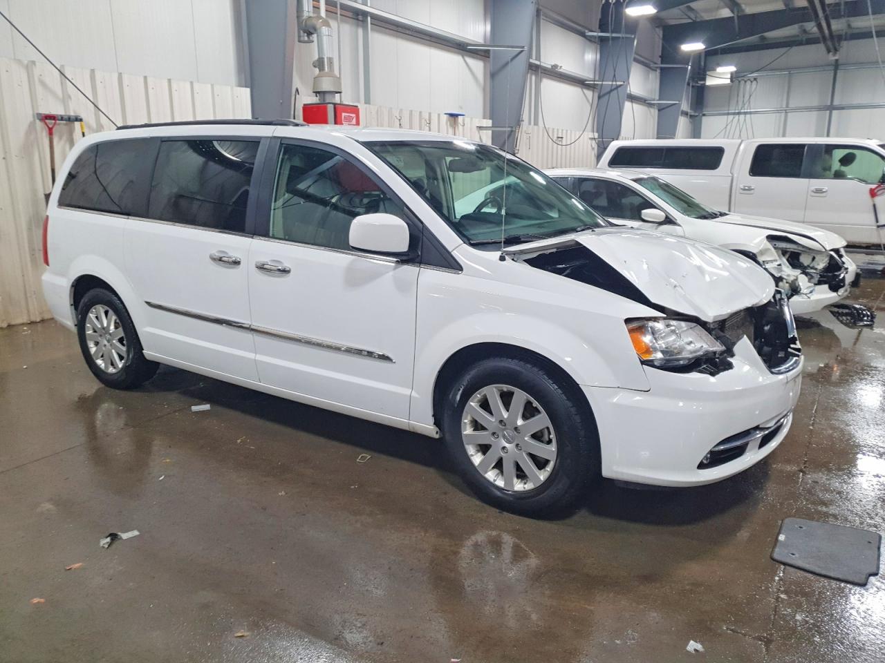 2015 CHRYSLER TOWN & COUNTRY TOURING photo 4