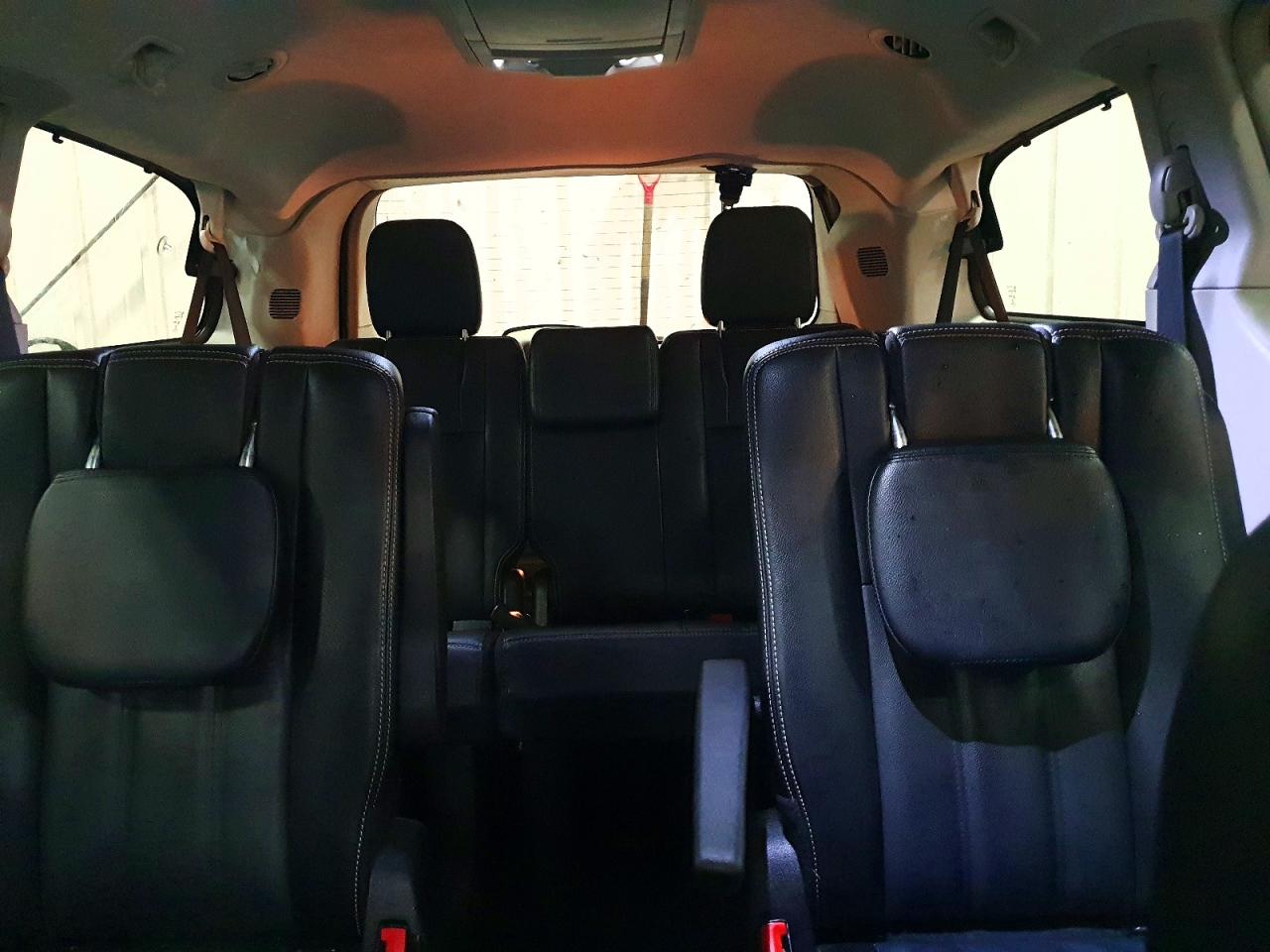 2015 CHRYSLER TOWN & COUNTRY TOURING photo 10