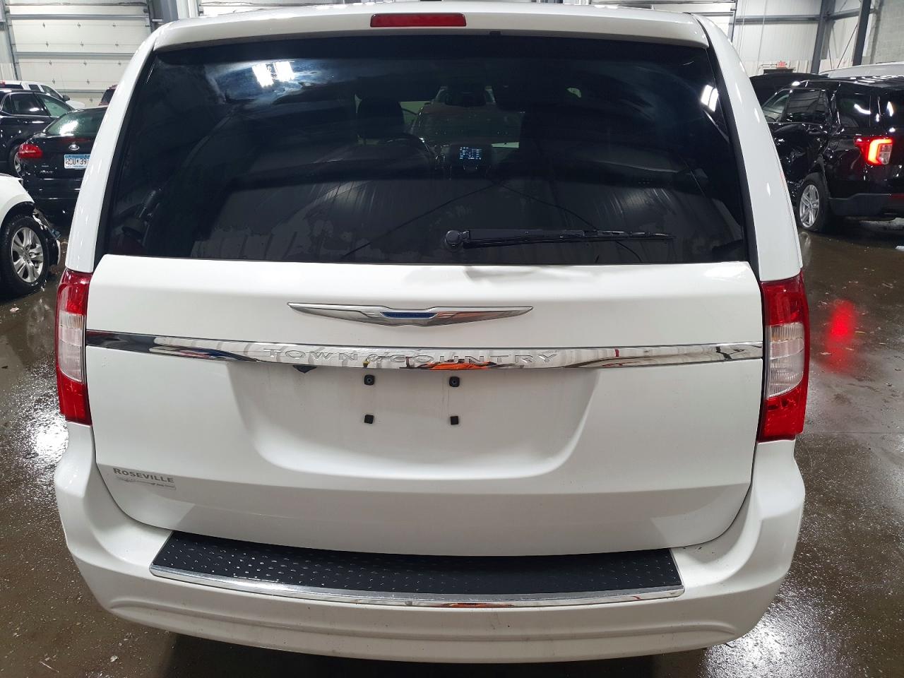 2015 CHRYSLER TOWN & COUNTRY TOURING photo 6