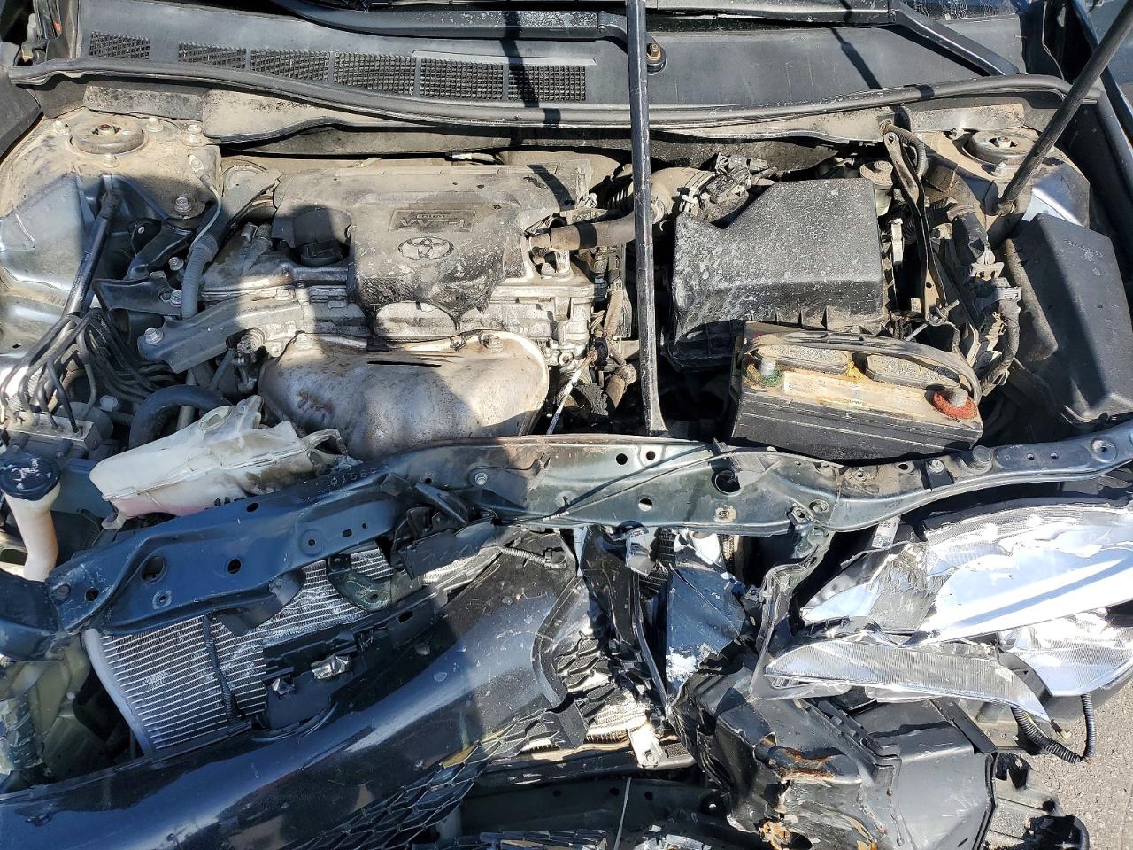 2016 TOYOTA CAMRY LE photo 11