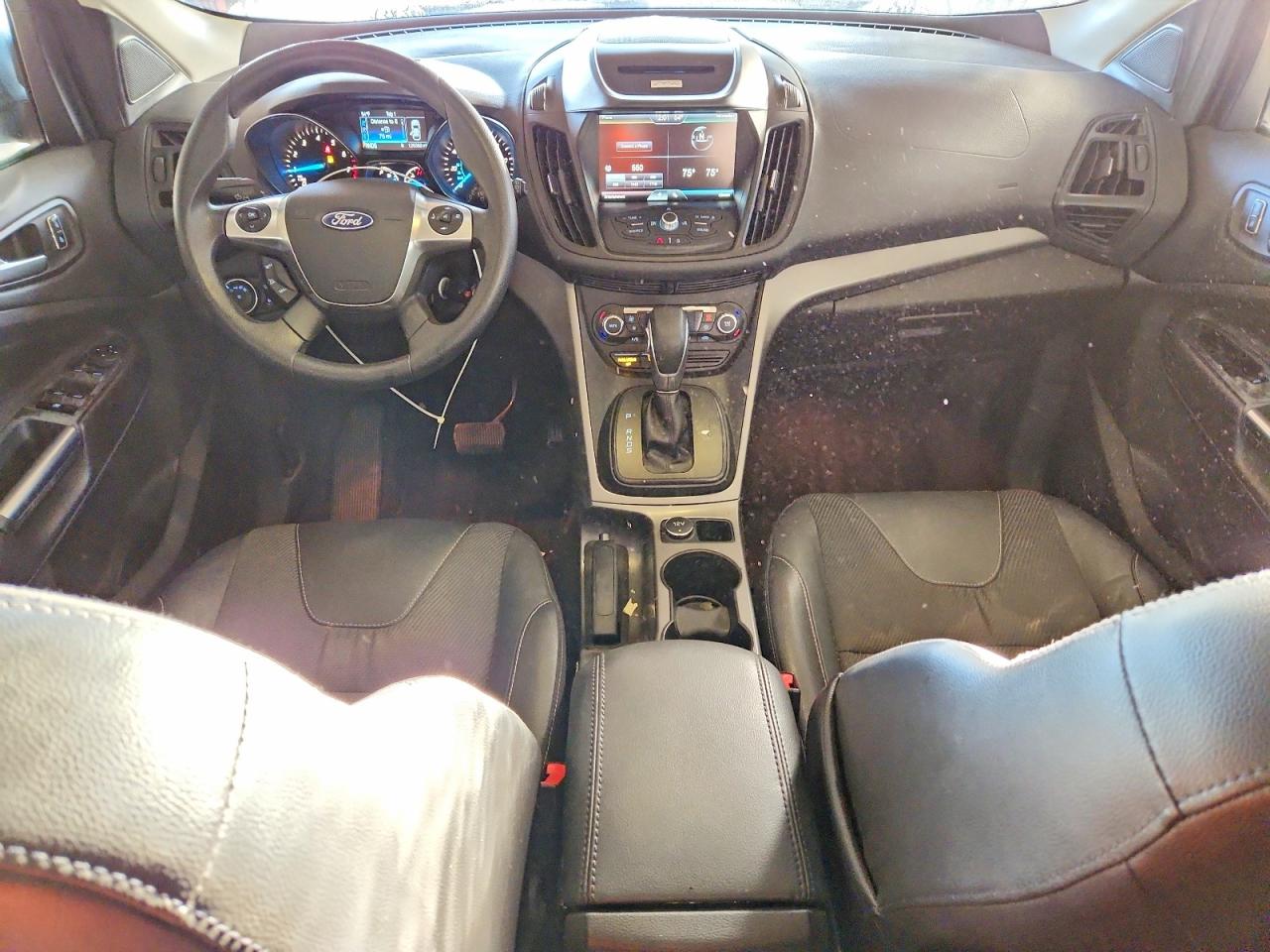 2015 FORD ESCAPE SE photo 8