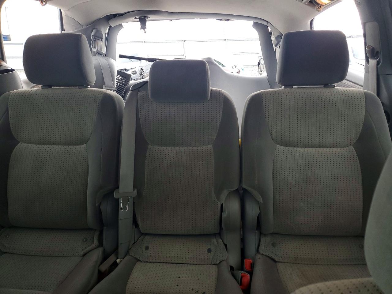 2008 TOYOTA SIENNA CE photo 10