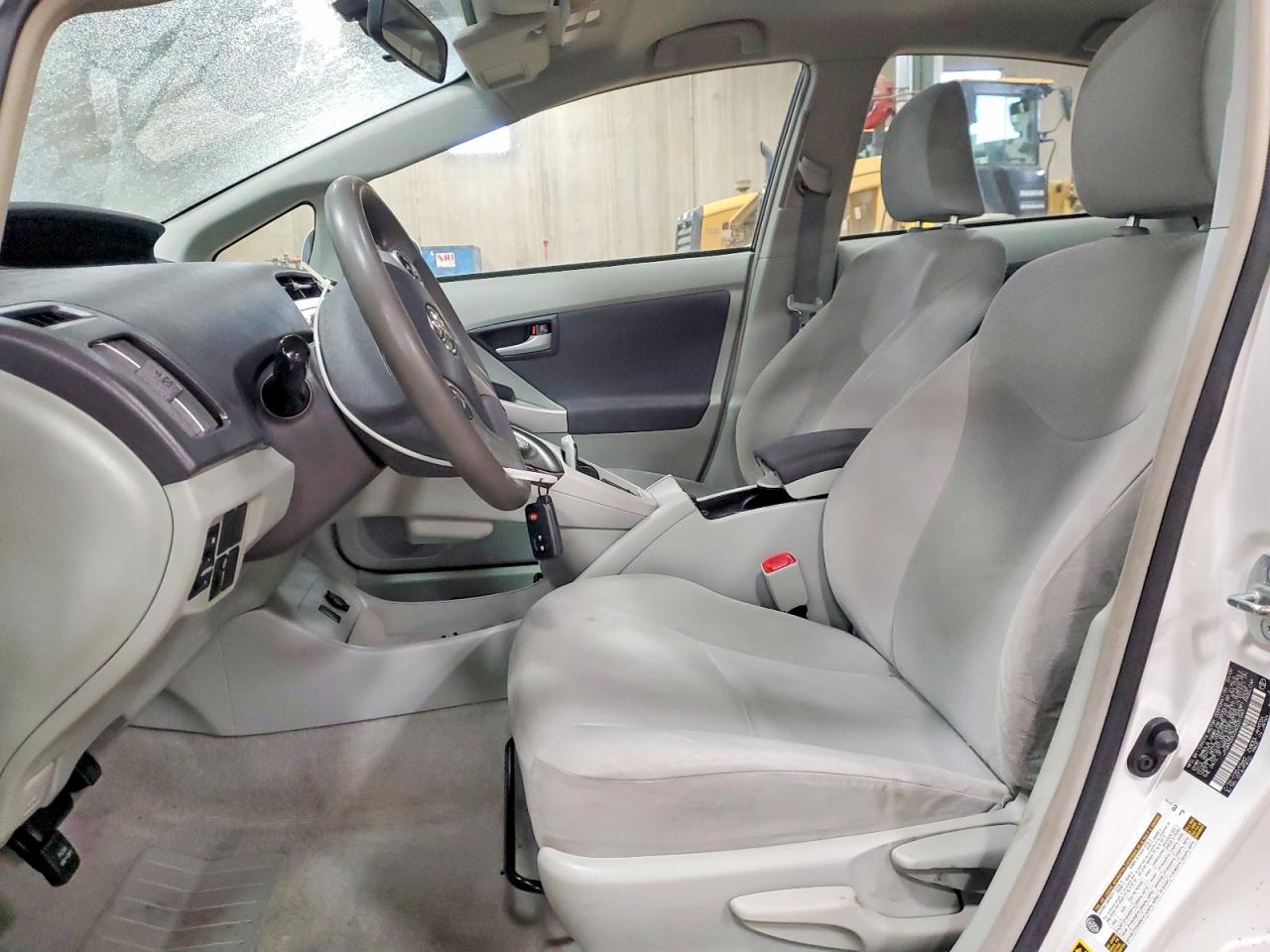 2010 TOYOTA PRIUS photo 7