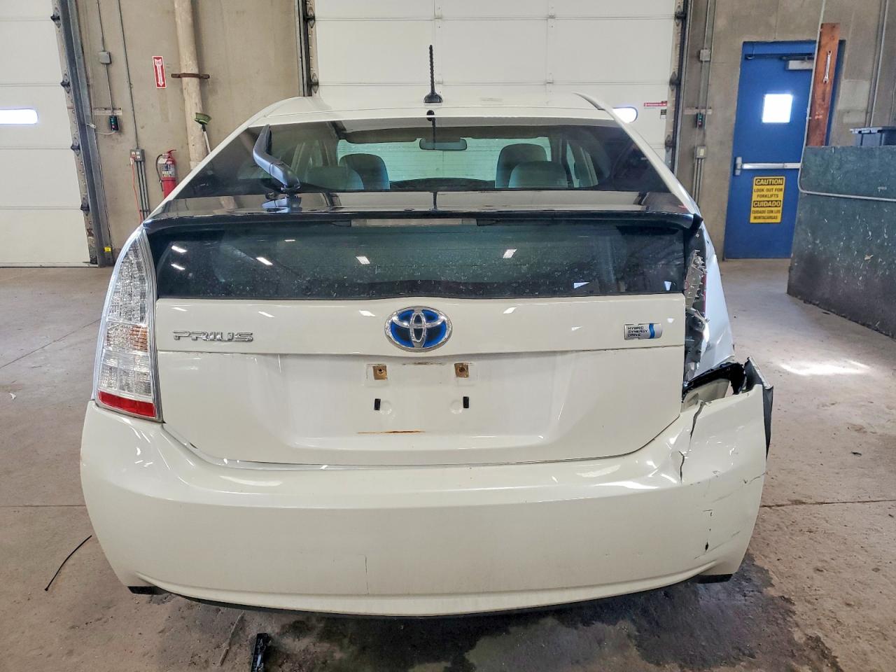 2010 TOYOTA PRIUS photo 6