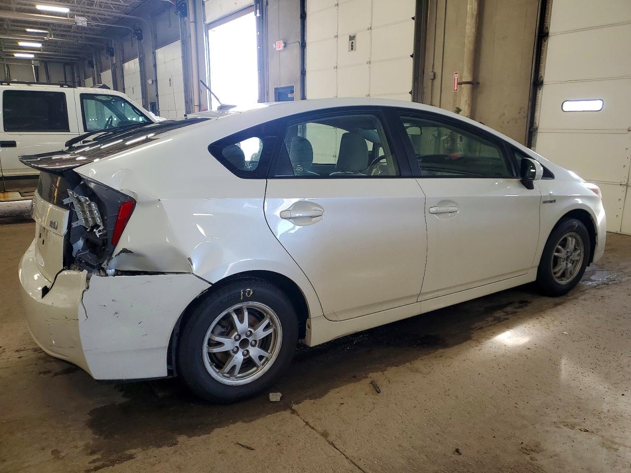 2010 TOYOTA PRIUS photo 3