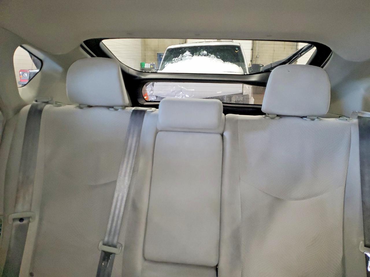 2010 TOYOTA PRIUS photo 10