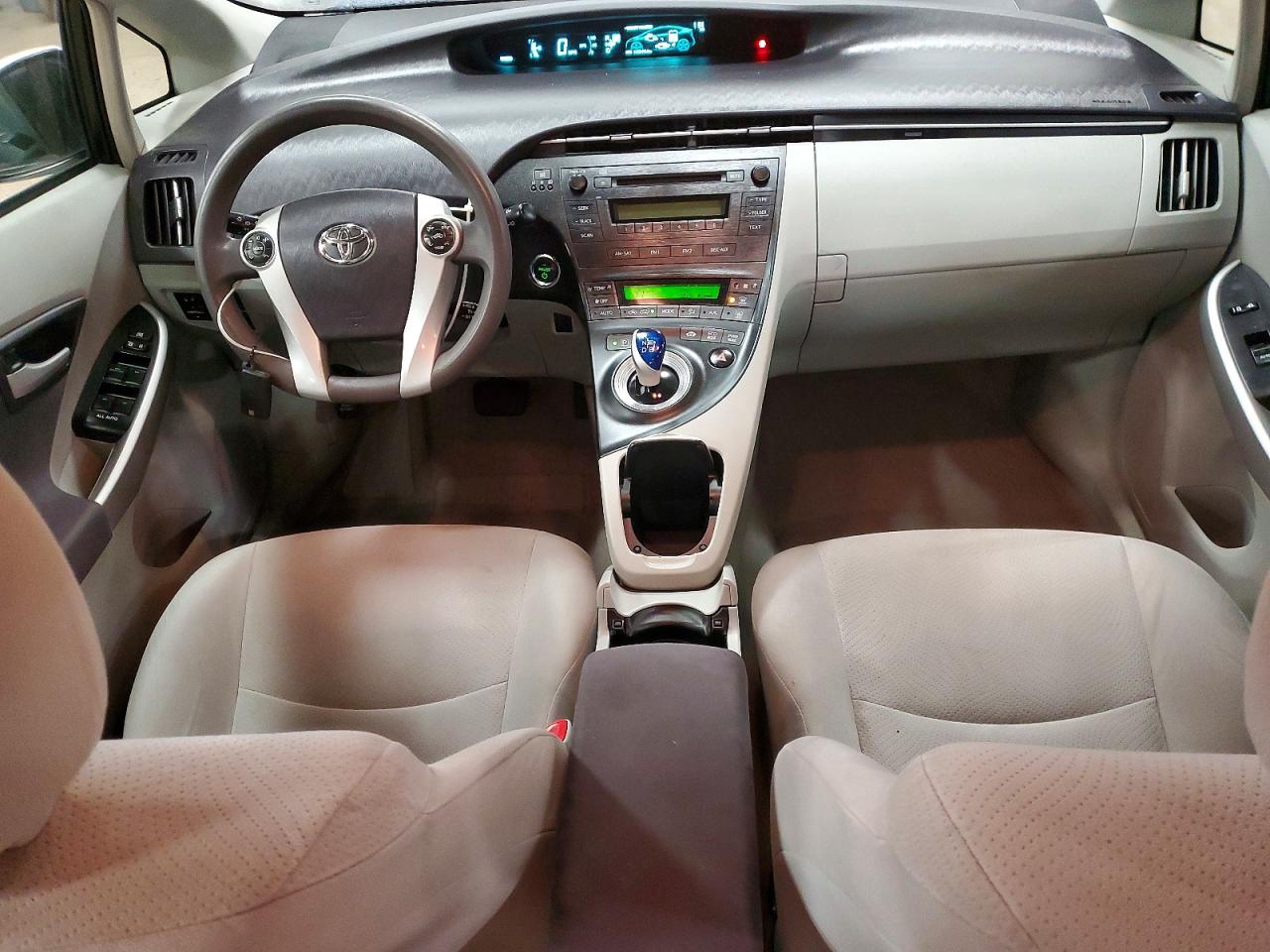 2010 TOYOTA PRIUS photo 8