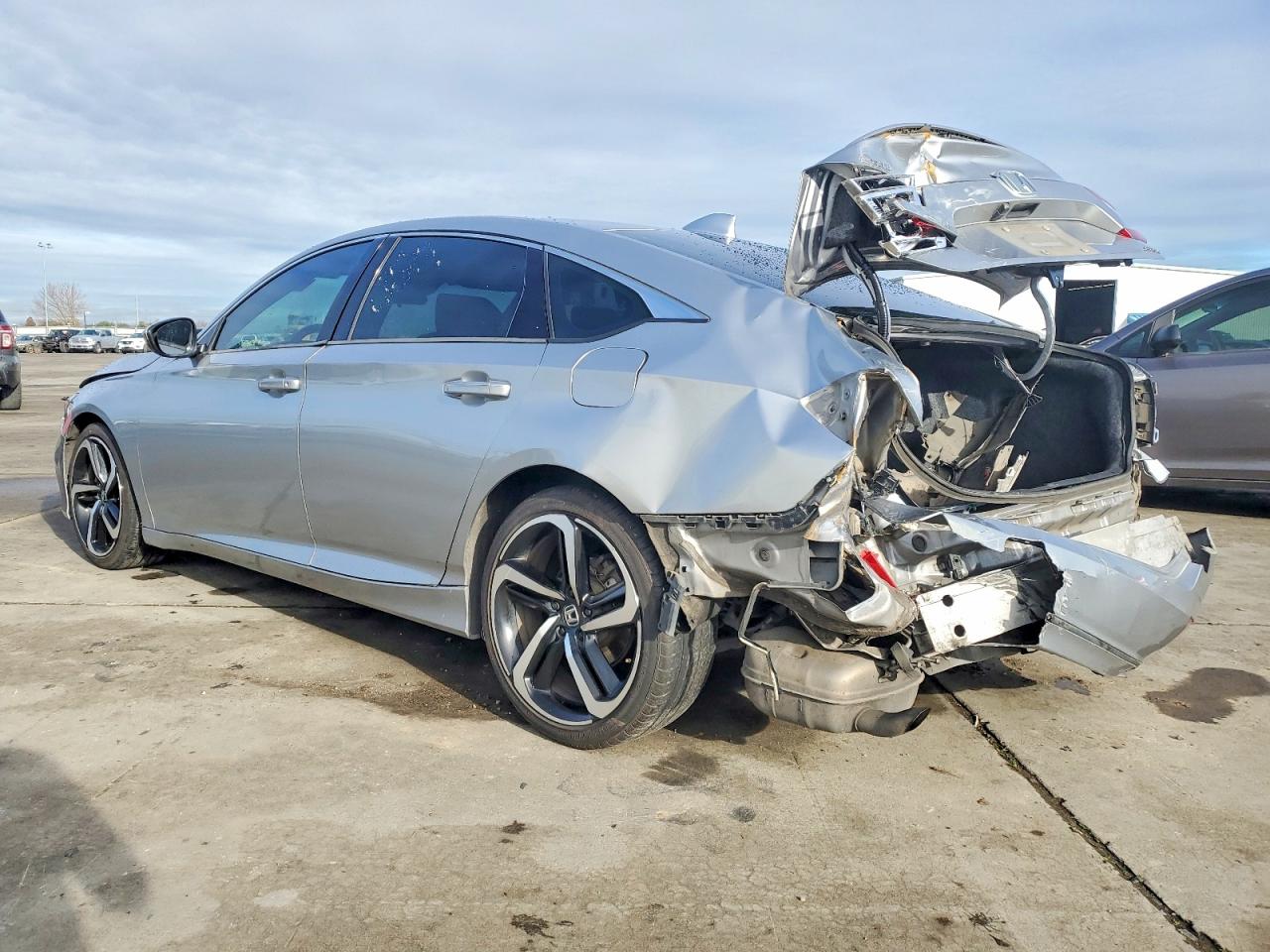 2018 HONDA ACCORD SPORT photo 2