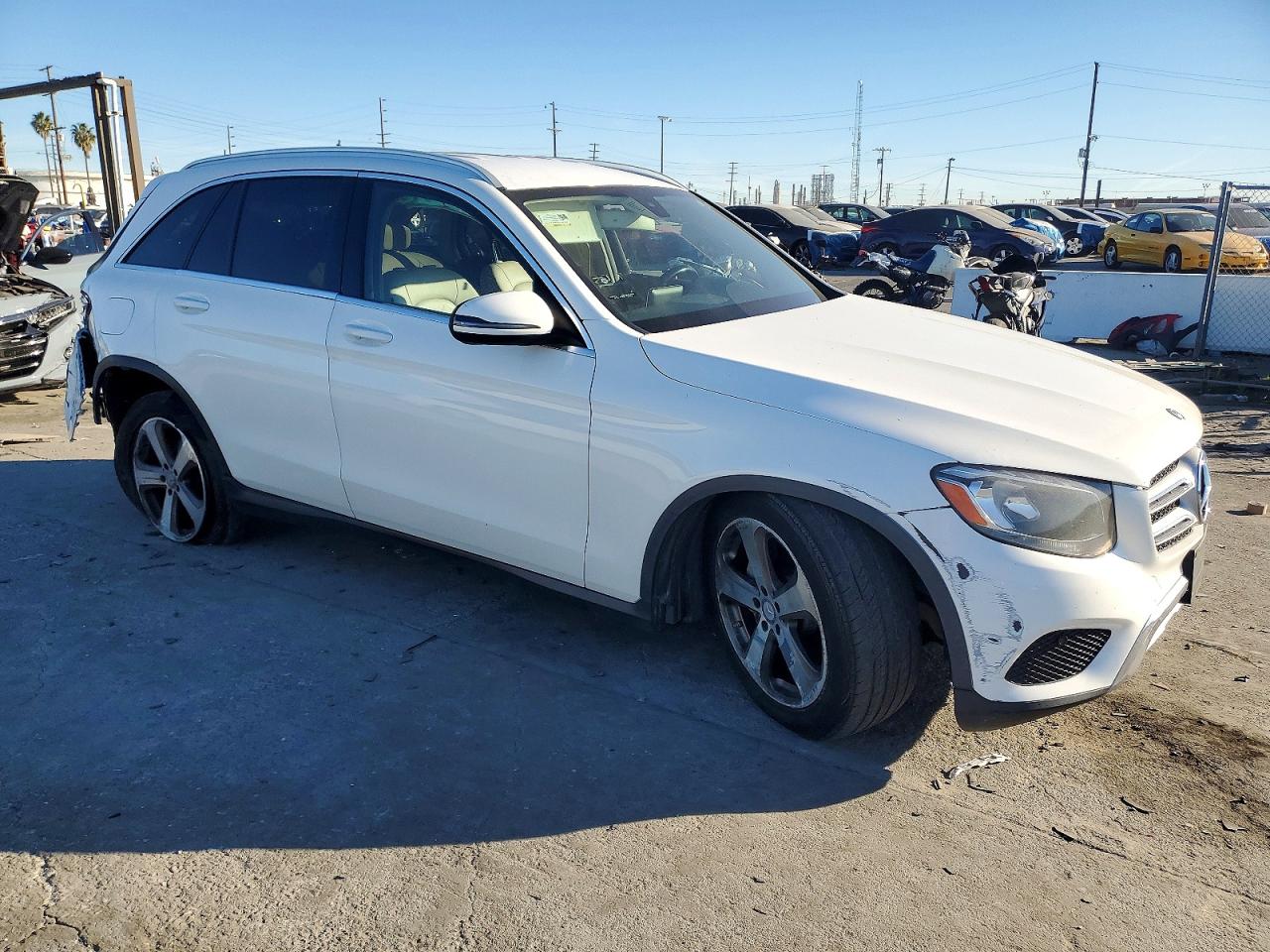 2016 MERCEDES-BENZ GLC 300 photo 4
