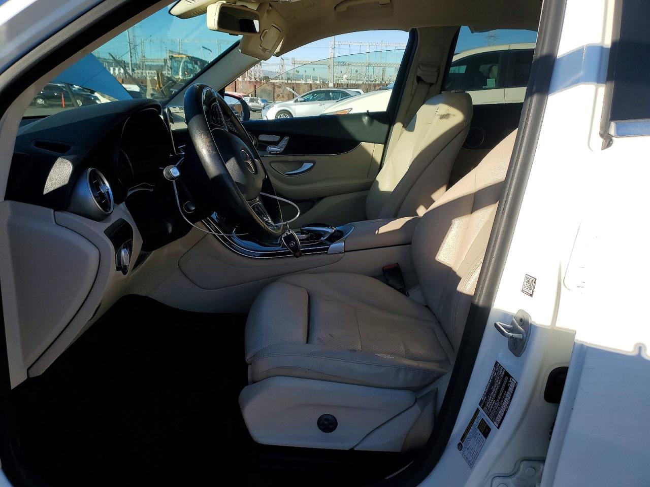 2016 MERCEDES-BENZ GLC 300 photo 7
