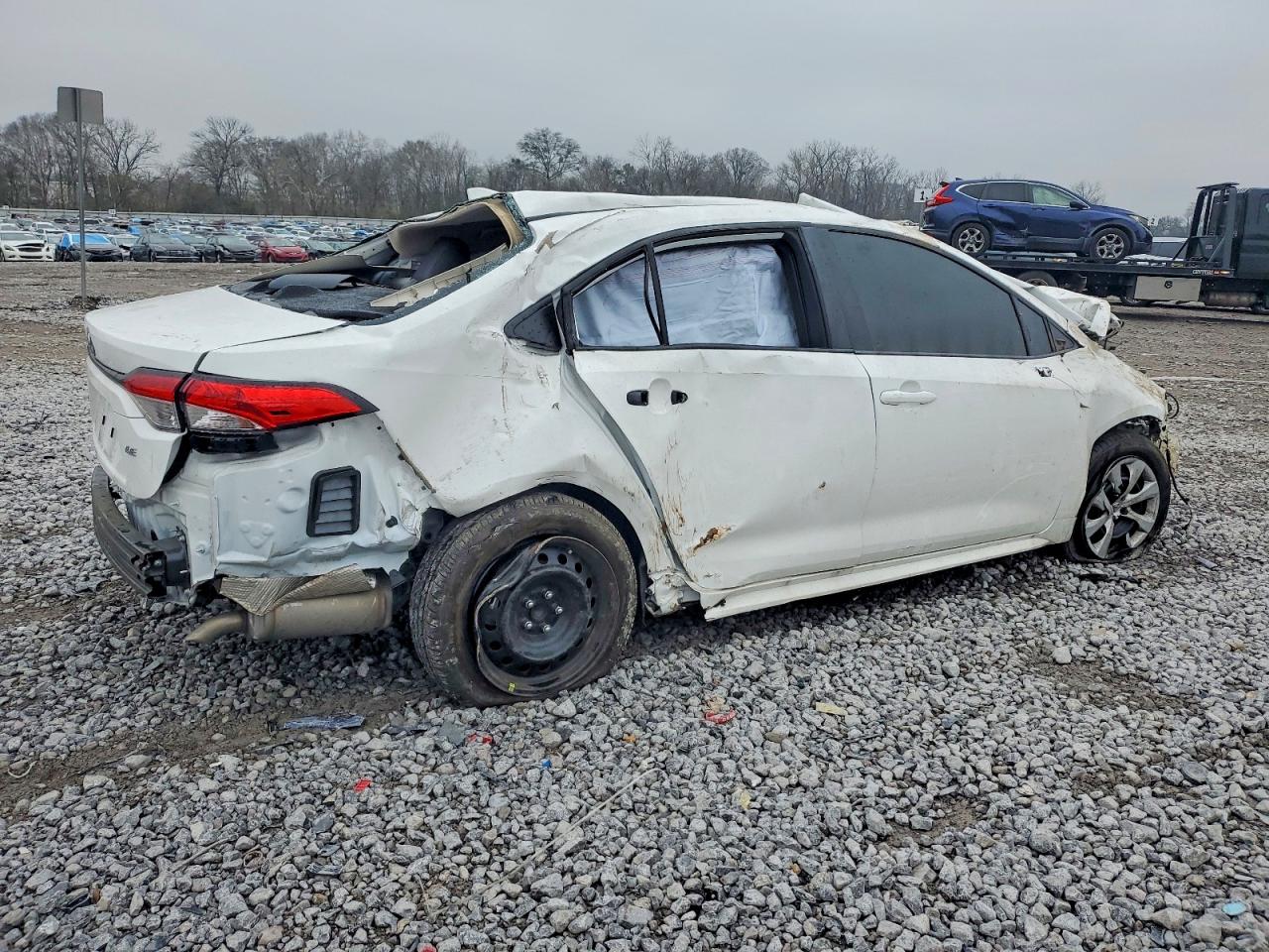 2025 TOYOTA COROLLA LE photo 3