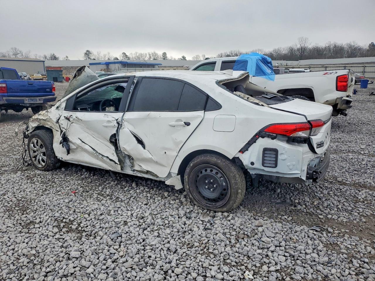 2025 TOYOTA COROLLA LE photo 2