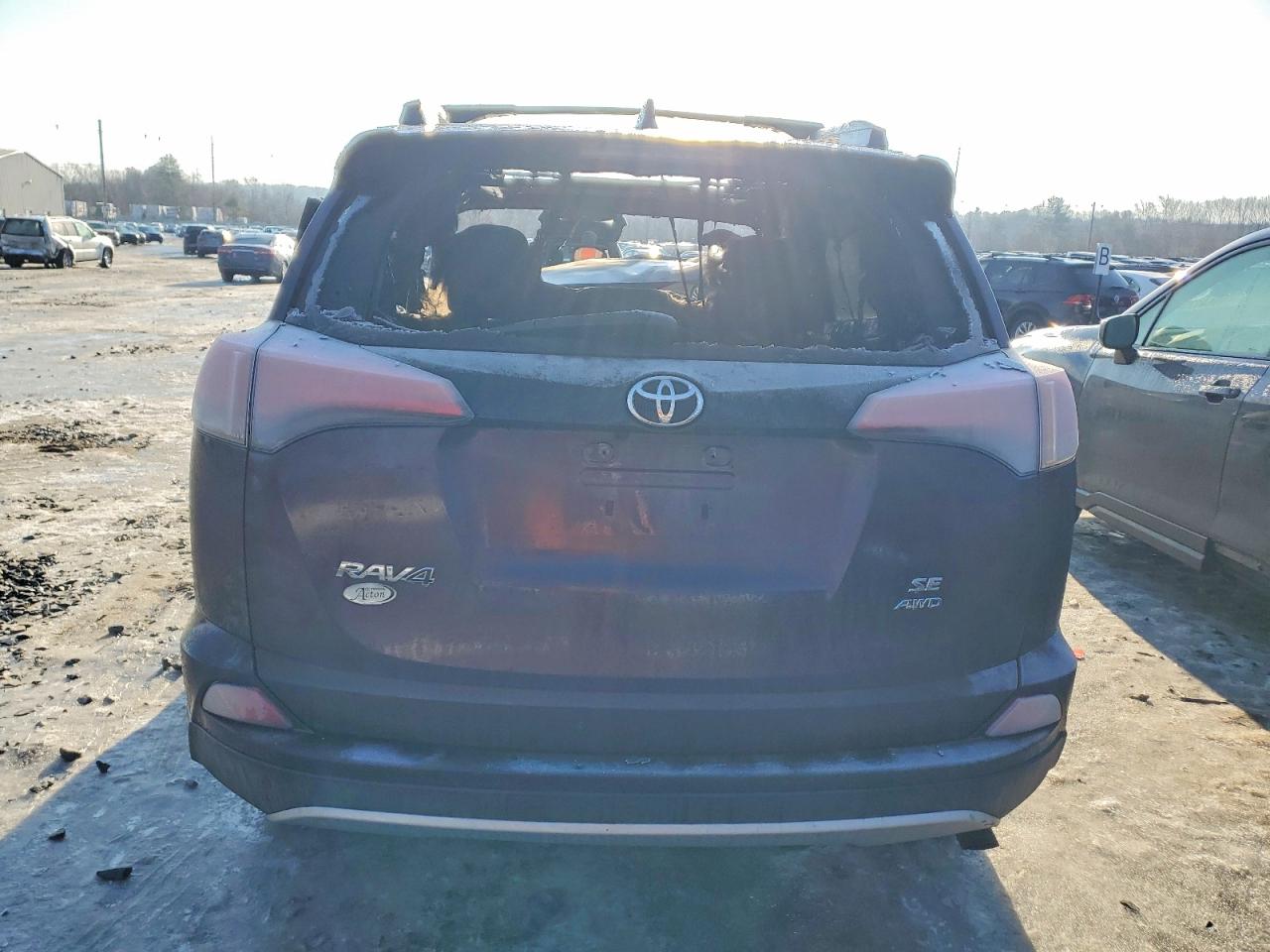 2016 TOYOTA RAV4 SE photo 6