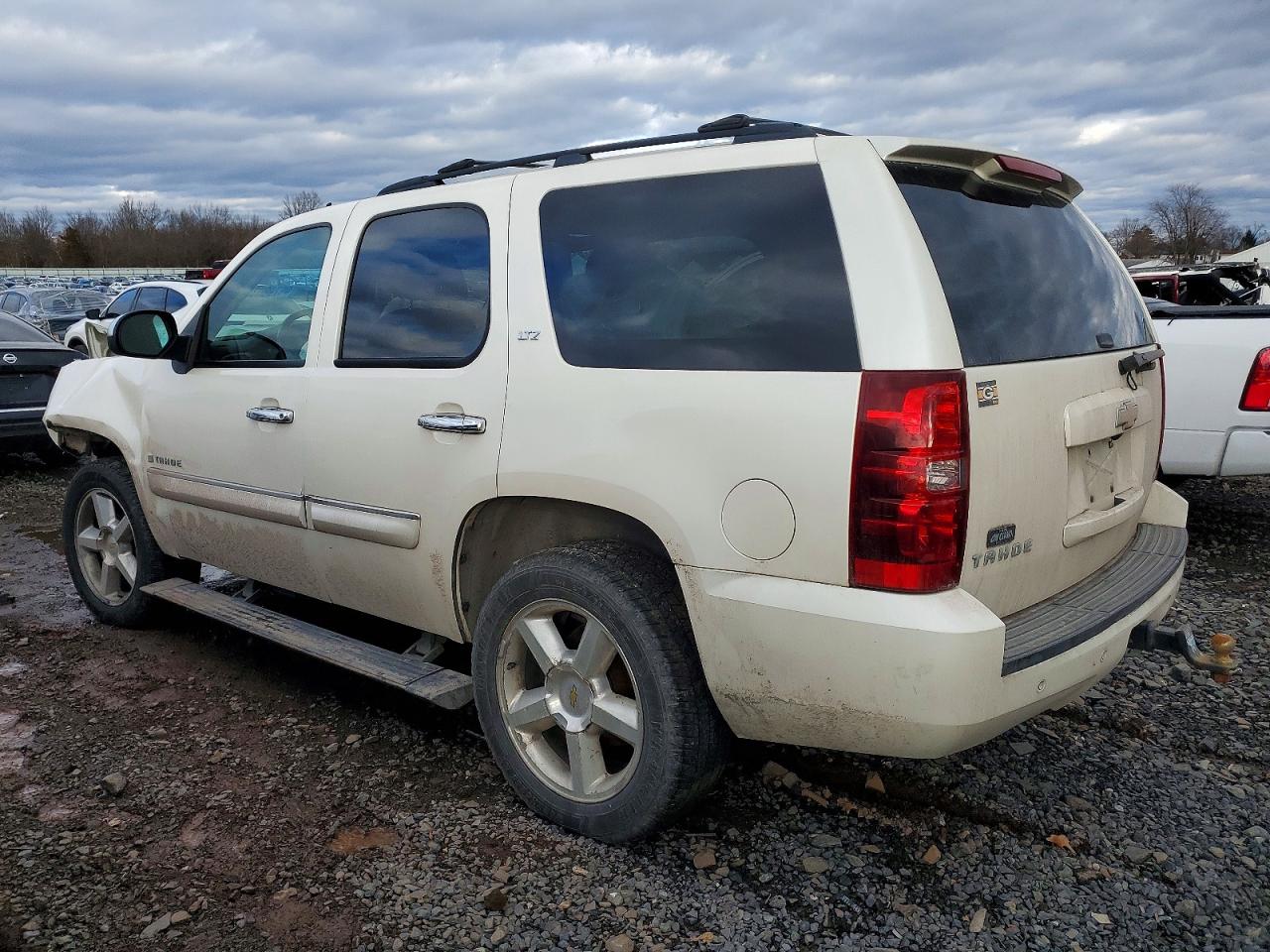 2008 CHEVROLET TAHOE K1500 photo 2