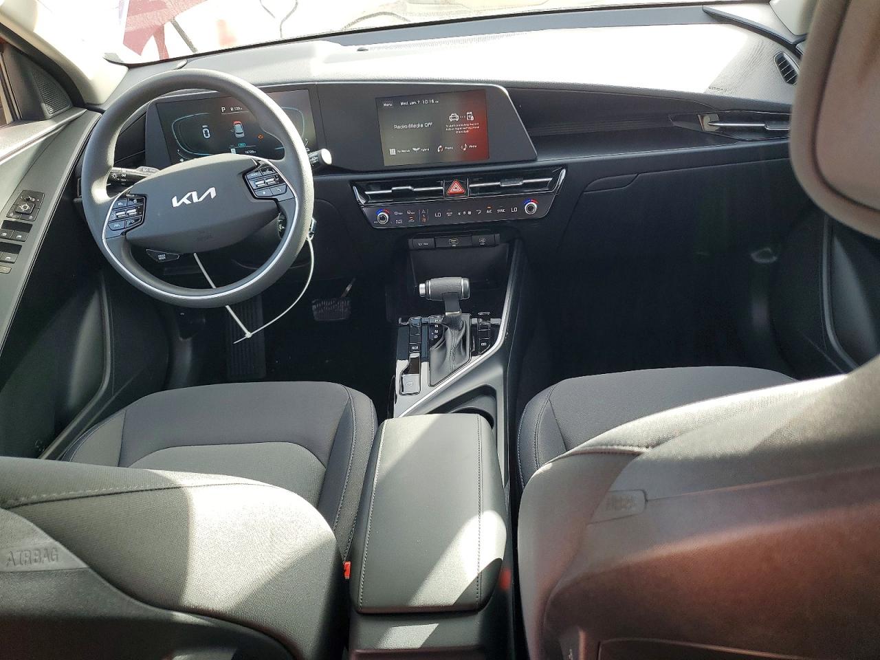 2024 KIA NIRO LX photo 8
