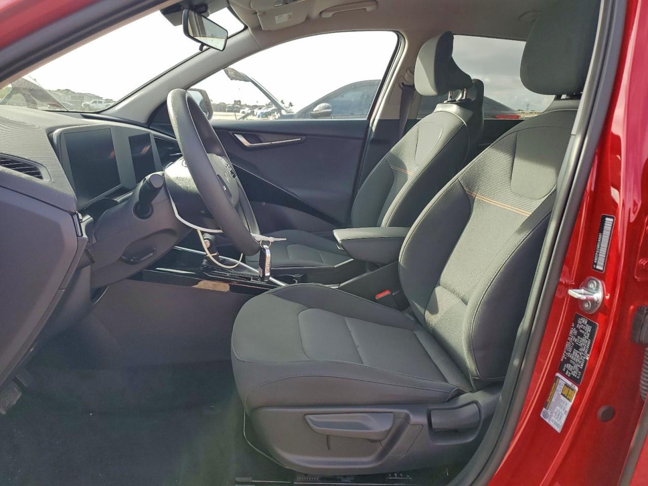 2024 KIA NIRO LX photo 7