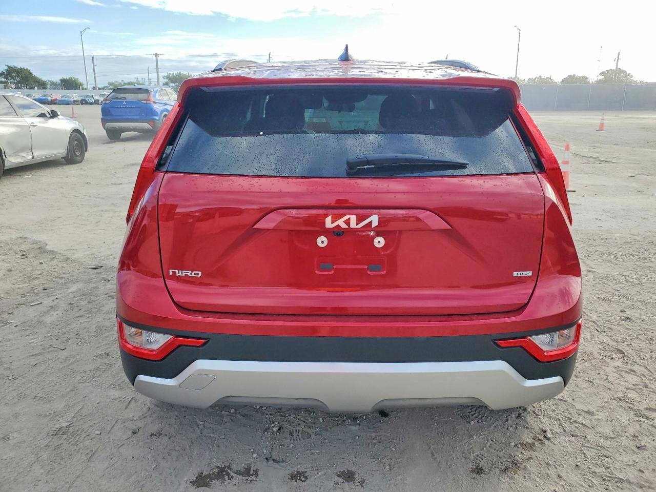 2024 KIA NIRO LX photo 6
