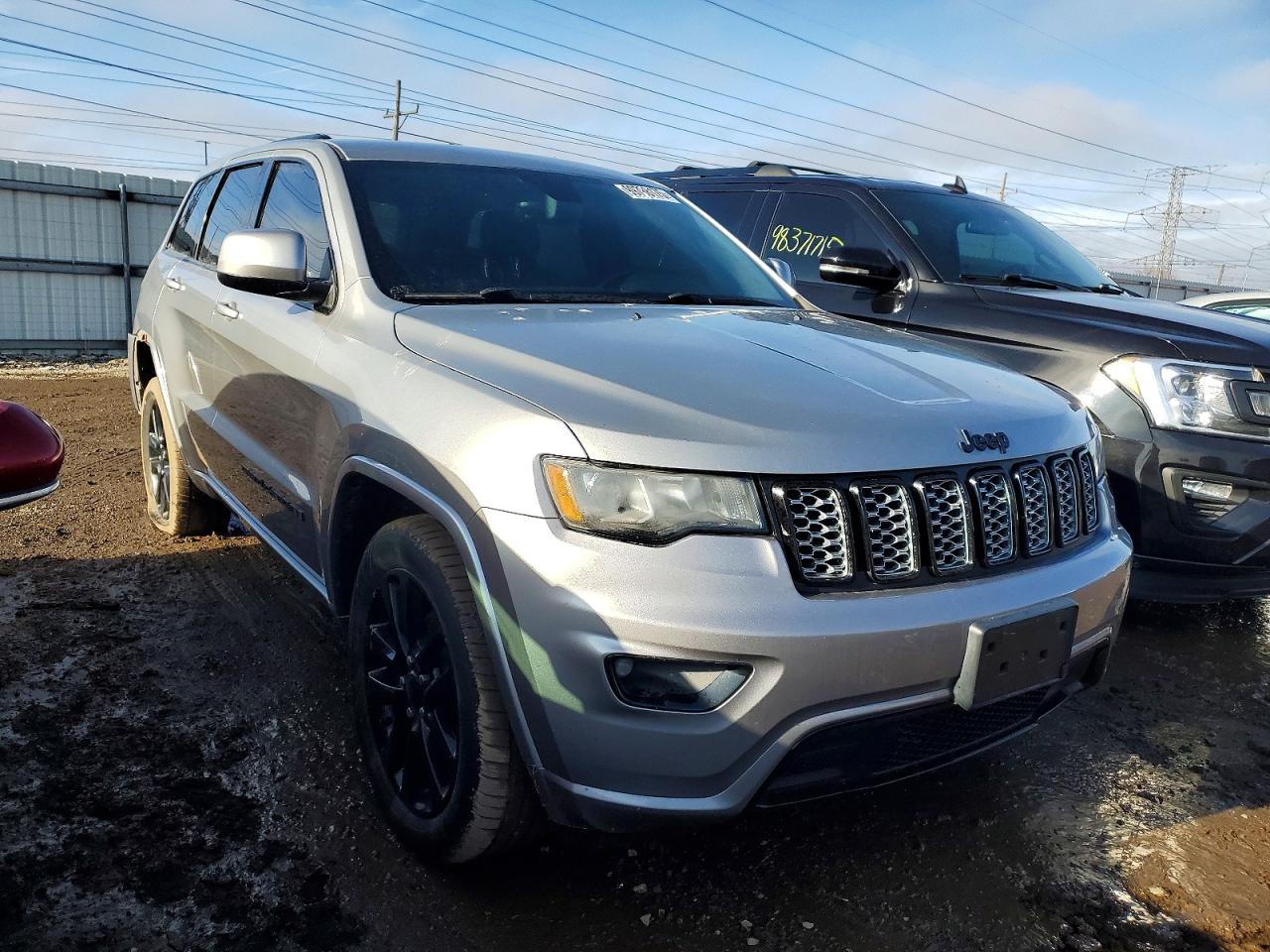 2018 JEEP GRAND CHEROKEE LAREDO photo 4