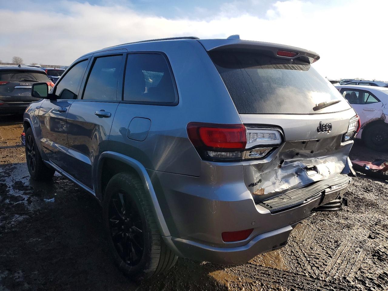 2018 JEEP GRAND CHEROKEE LAREDO photo 2